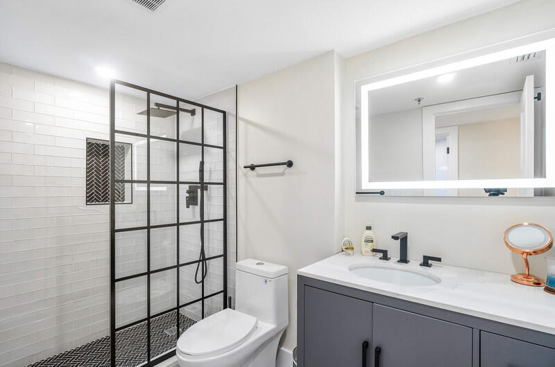 LANDS OF THE PRESIDENT/CONSULATE ASSOCIATION - Residential