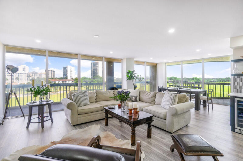 LANDS OF THE PRESIDENT/CONSULATE ASSOCIATION - Residential