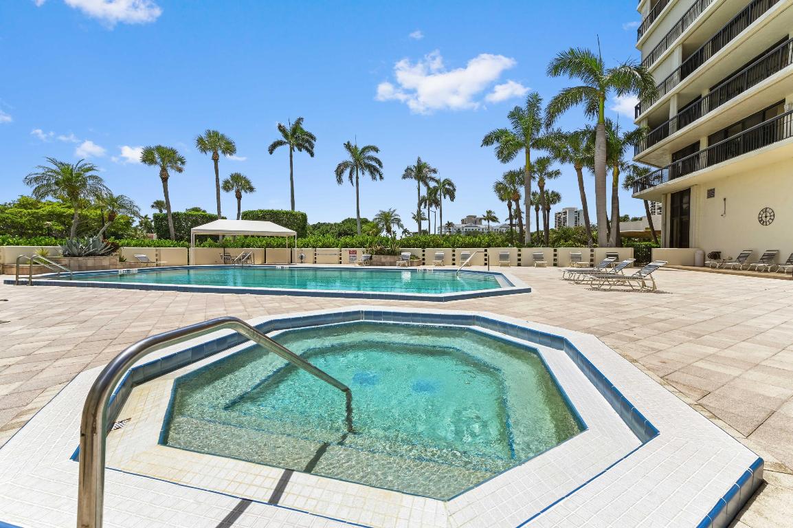 LANDS OF THE PRESIDENT/CONSULATE ASSOCIATION - Residential