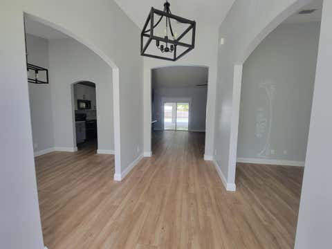 Featured picture for the property R10806422
