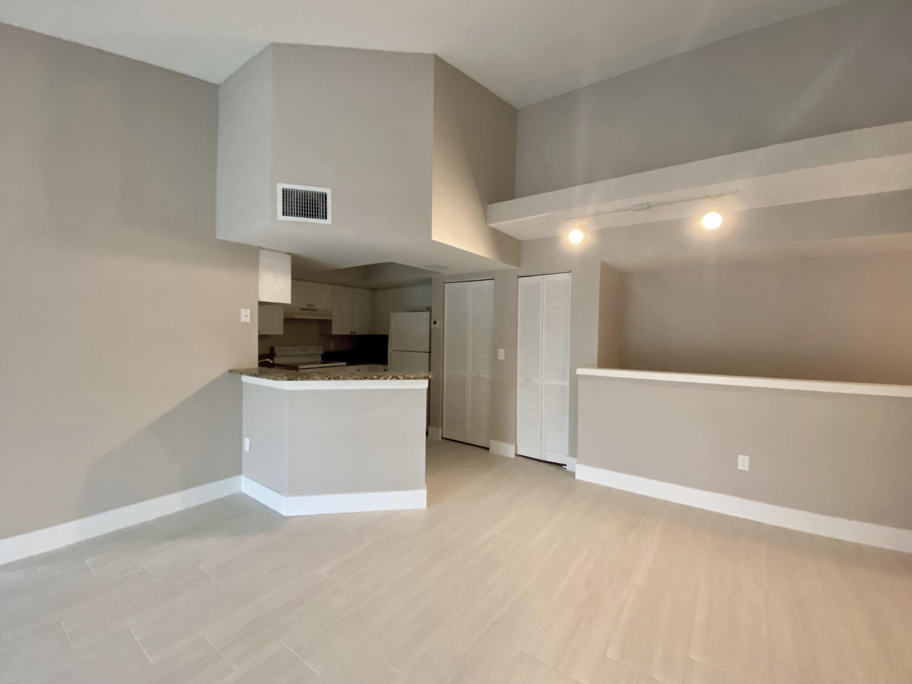 GRAND VIEW AT CRESTWOOD C - Residential Lease