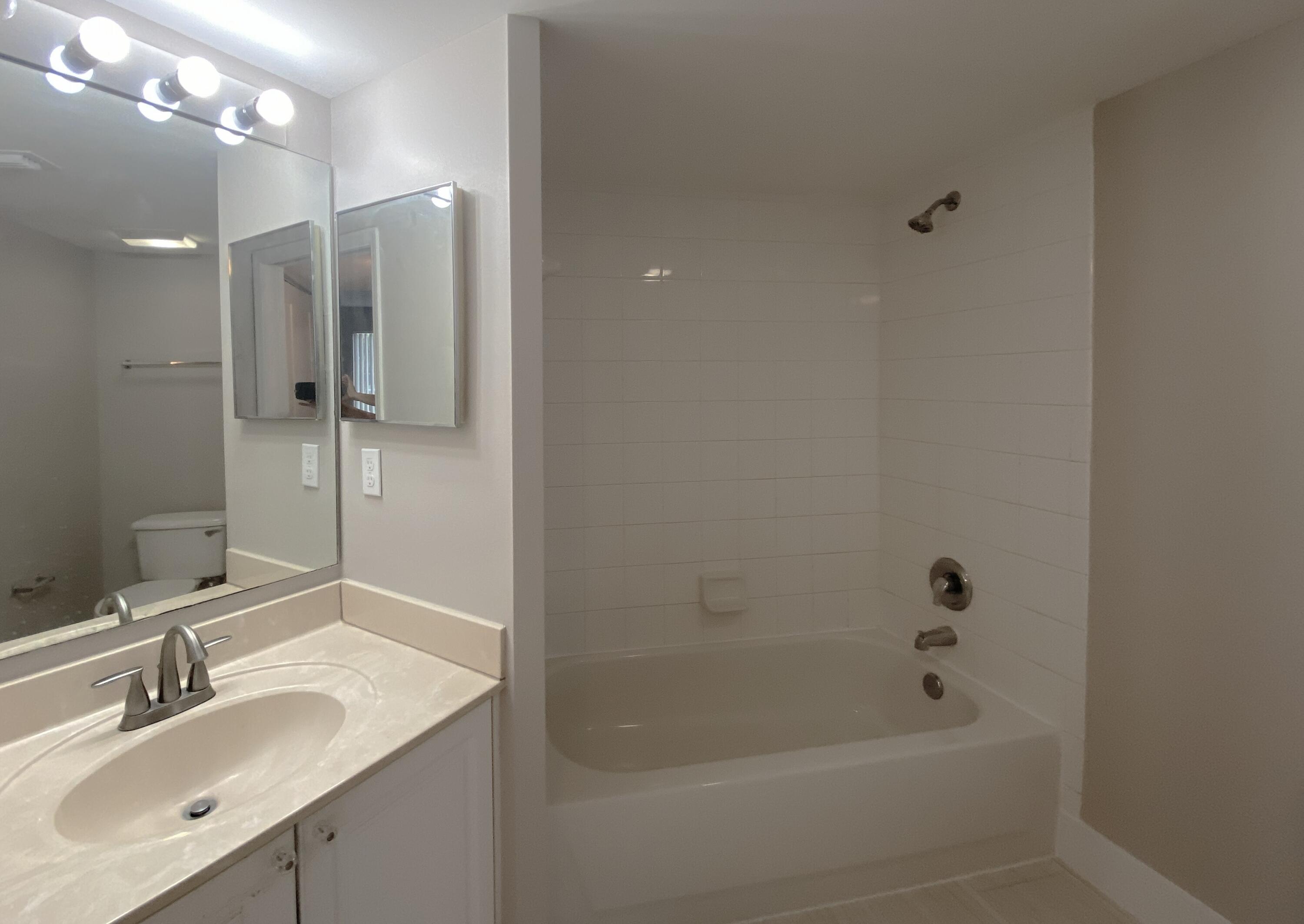 GRAND VIEW AT CRESTWOOD C - Residential Lease