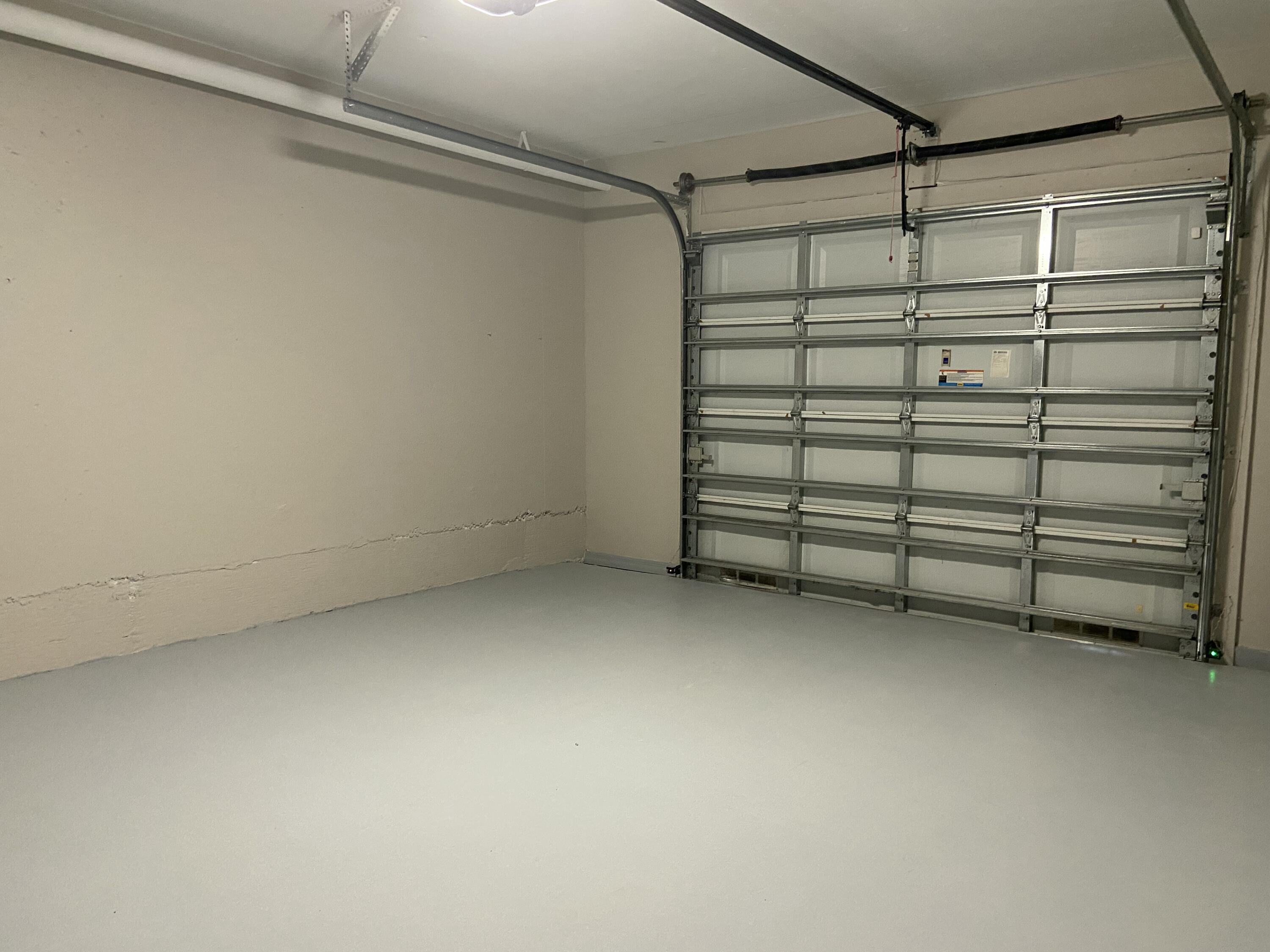 GRAND VIEW AT CRESTWOOD C - Residential Lease