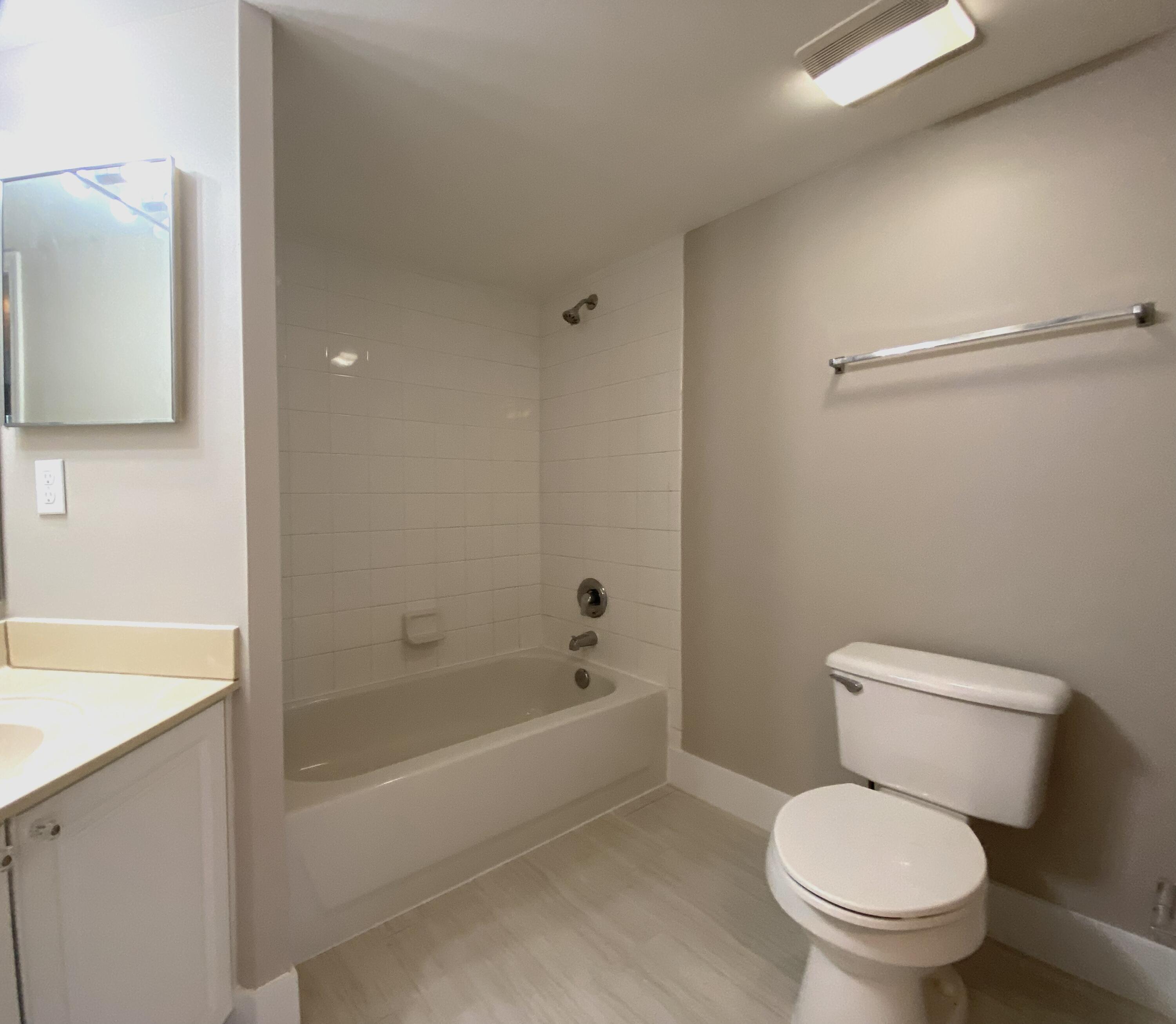 GRAND VIEW AT CRESTWOOD C - Residential Lease