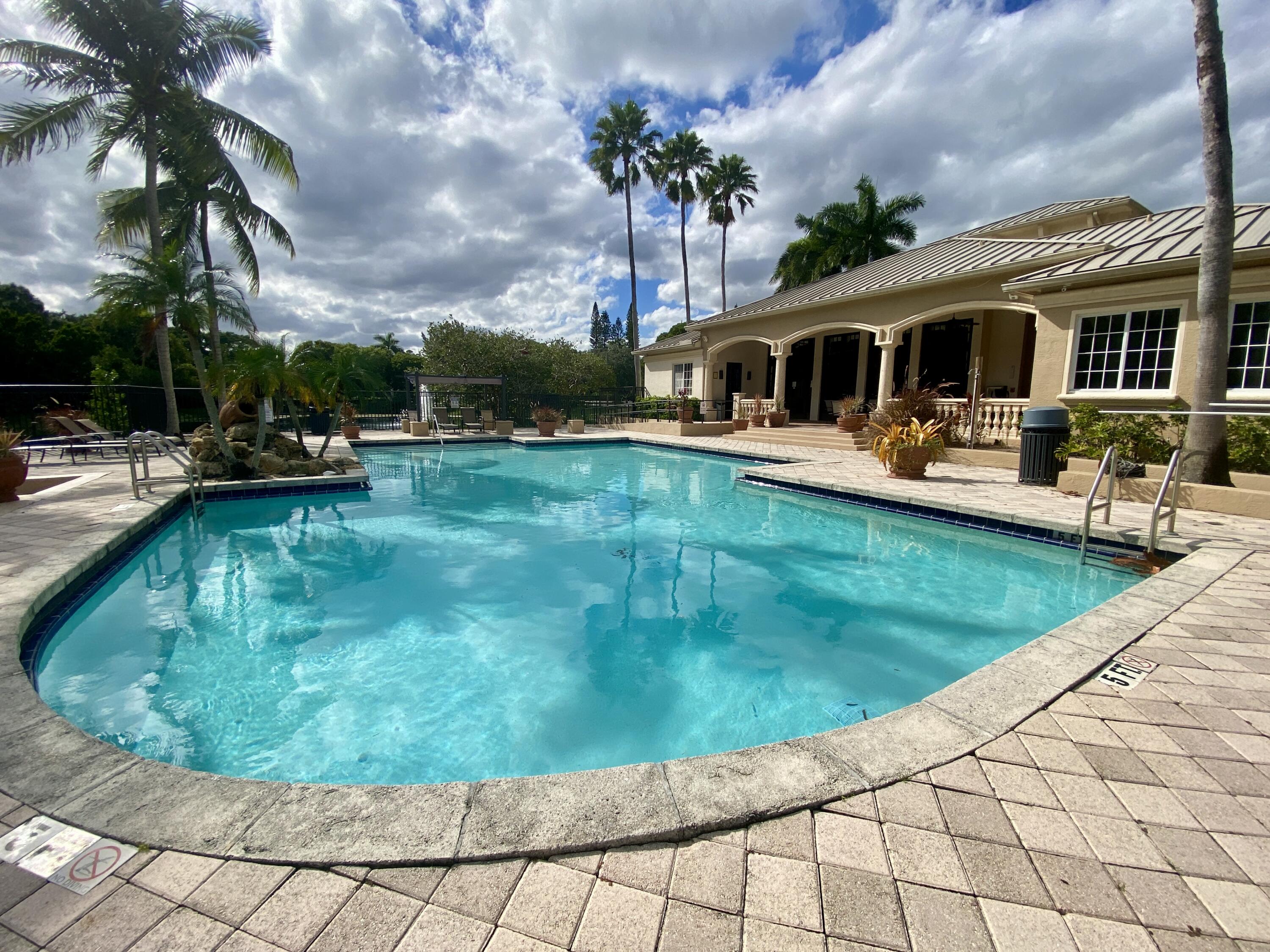 GRAND VIEW AT CRESTWOOD C - Residential Lease