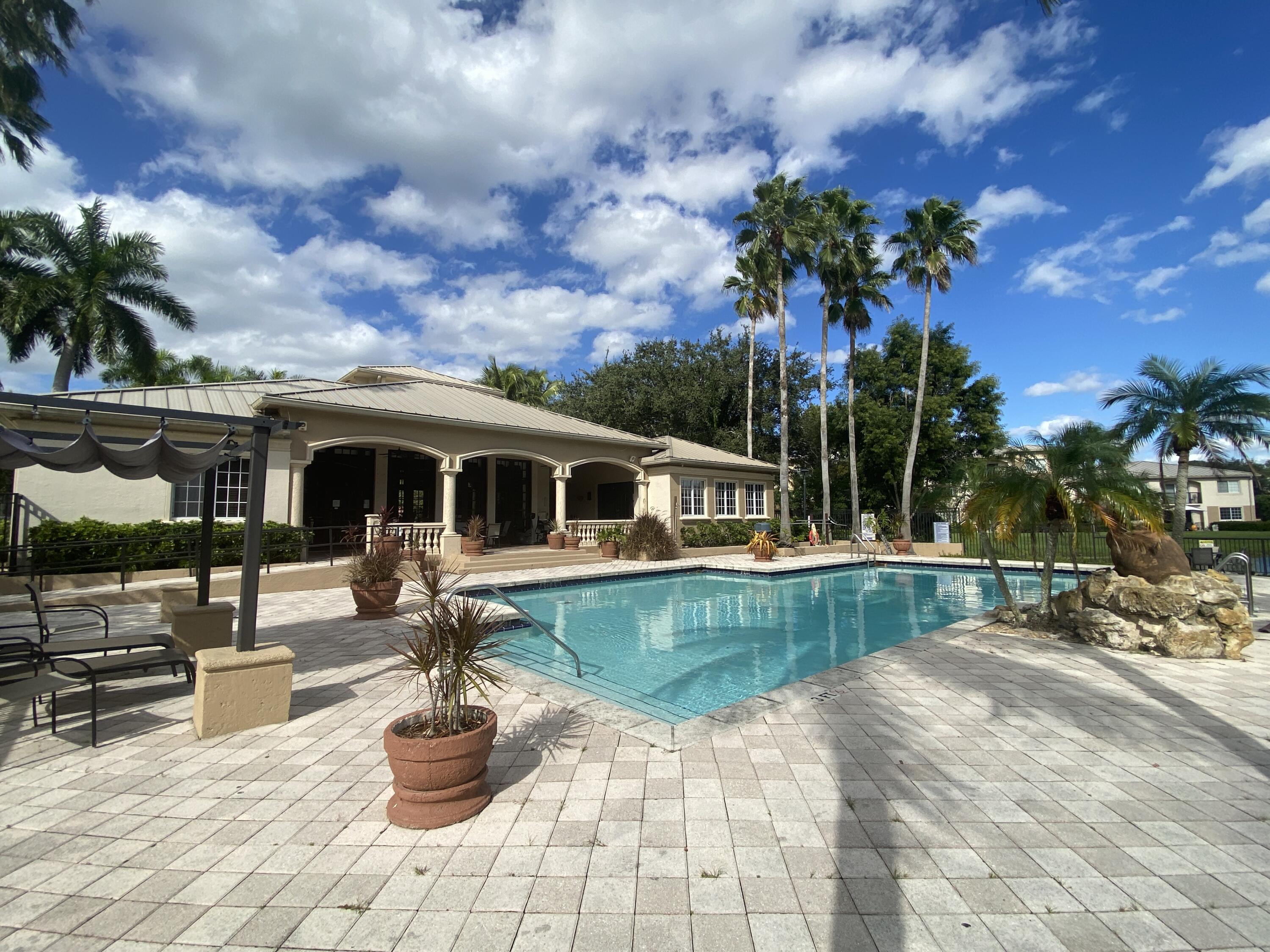 GRAND VIEW AT CRESTWOOD C - Residential Lease