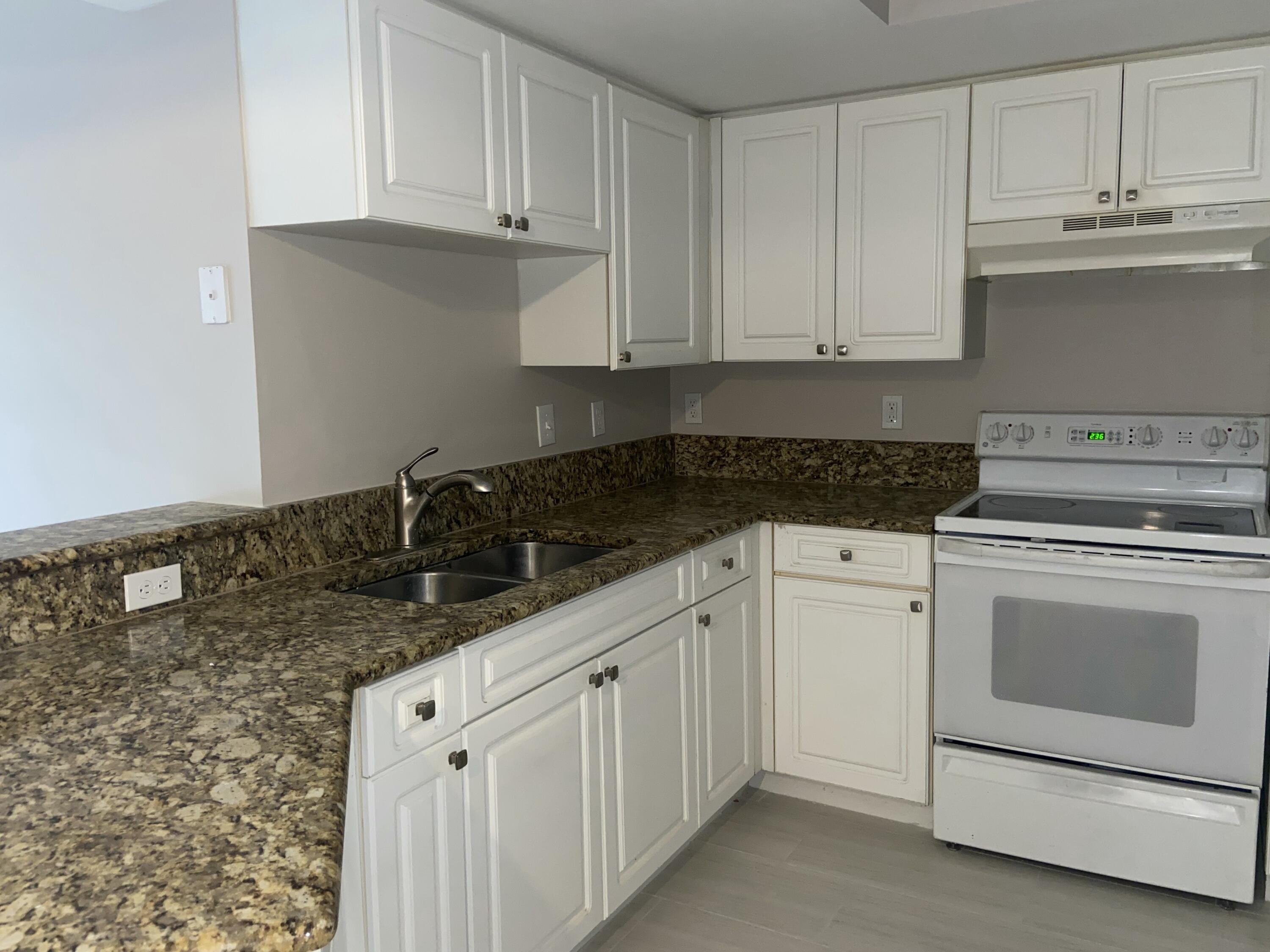 GRAND VIEW AT CRESTWOOD C - Residential Lease