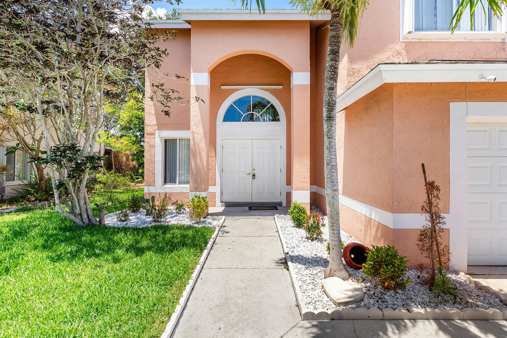 6815 Farragut Lane