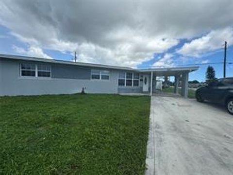 417 Los Altos Rd Palm Springs FL 33461