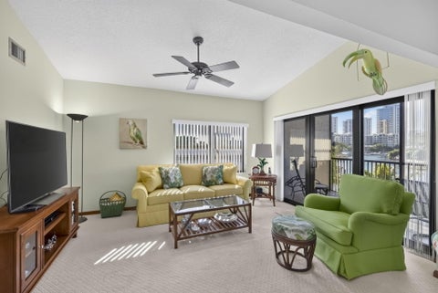 Tiny photo for 3208 SE 12TH Street #301, Pompano Beach, FL 33062 (MLS # B26086655)