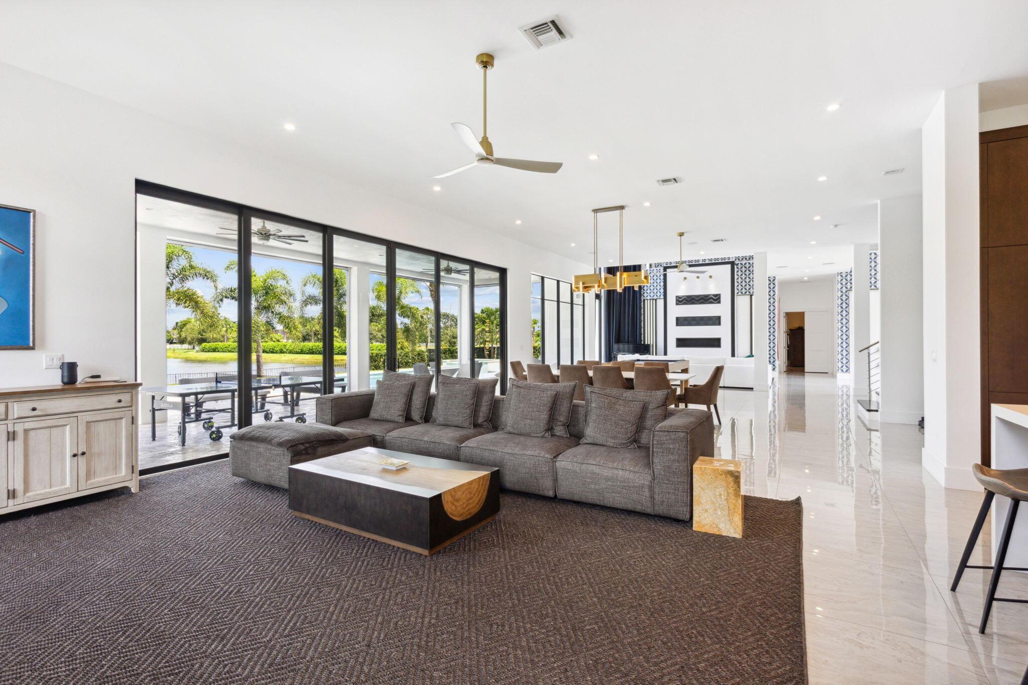 PALM BEACH FARMS CO 3 - Residential