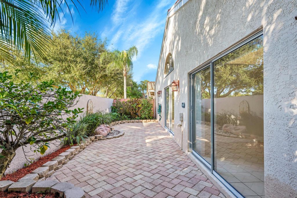 Photo of 10940 Crescendo Circle, Boca Raton, FL 33498 (MLS # R11057810)