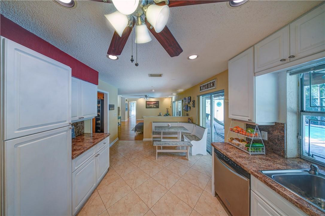 JACARANDA LAKES SEC 4 - Residential