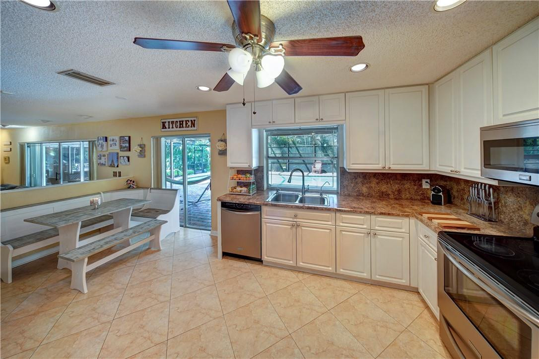 JACARANDA LAKES SEC 4 - Residential