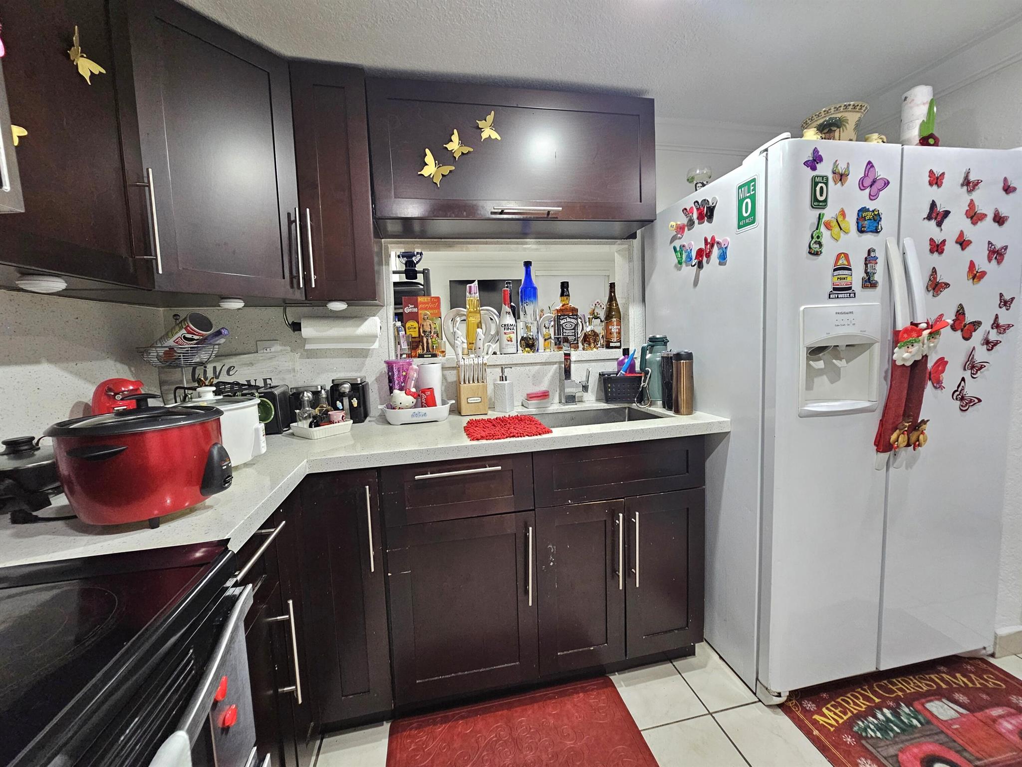 LAS ESTRELLAS CONDO - Residential