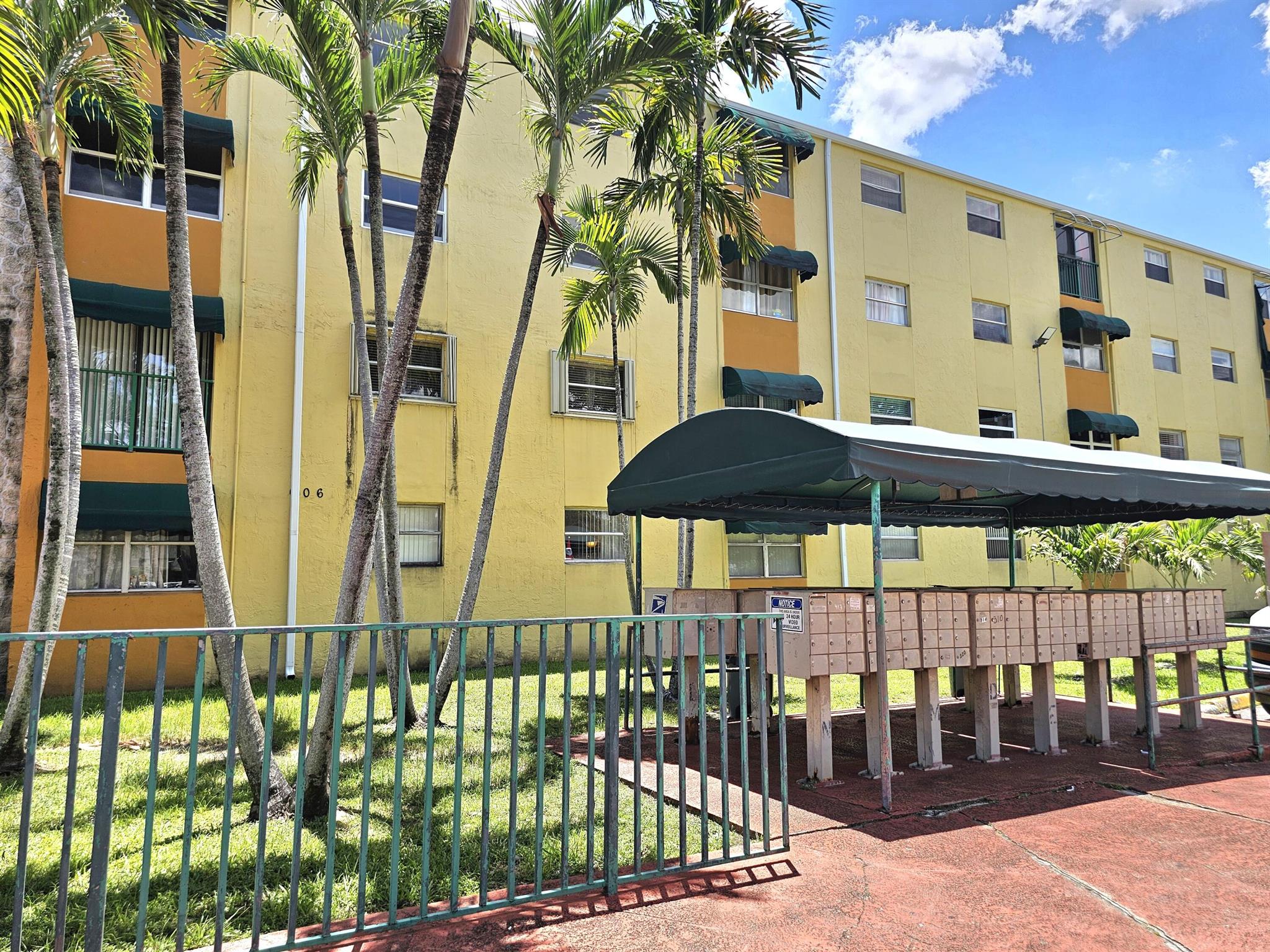 LAS ESTRELLAS CONDO - Residential
