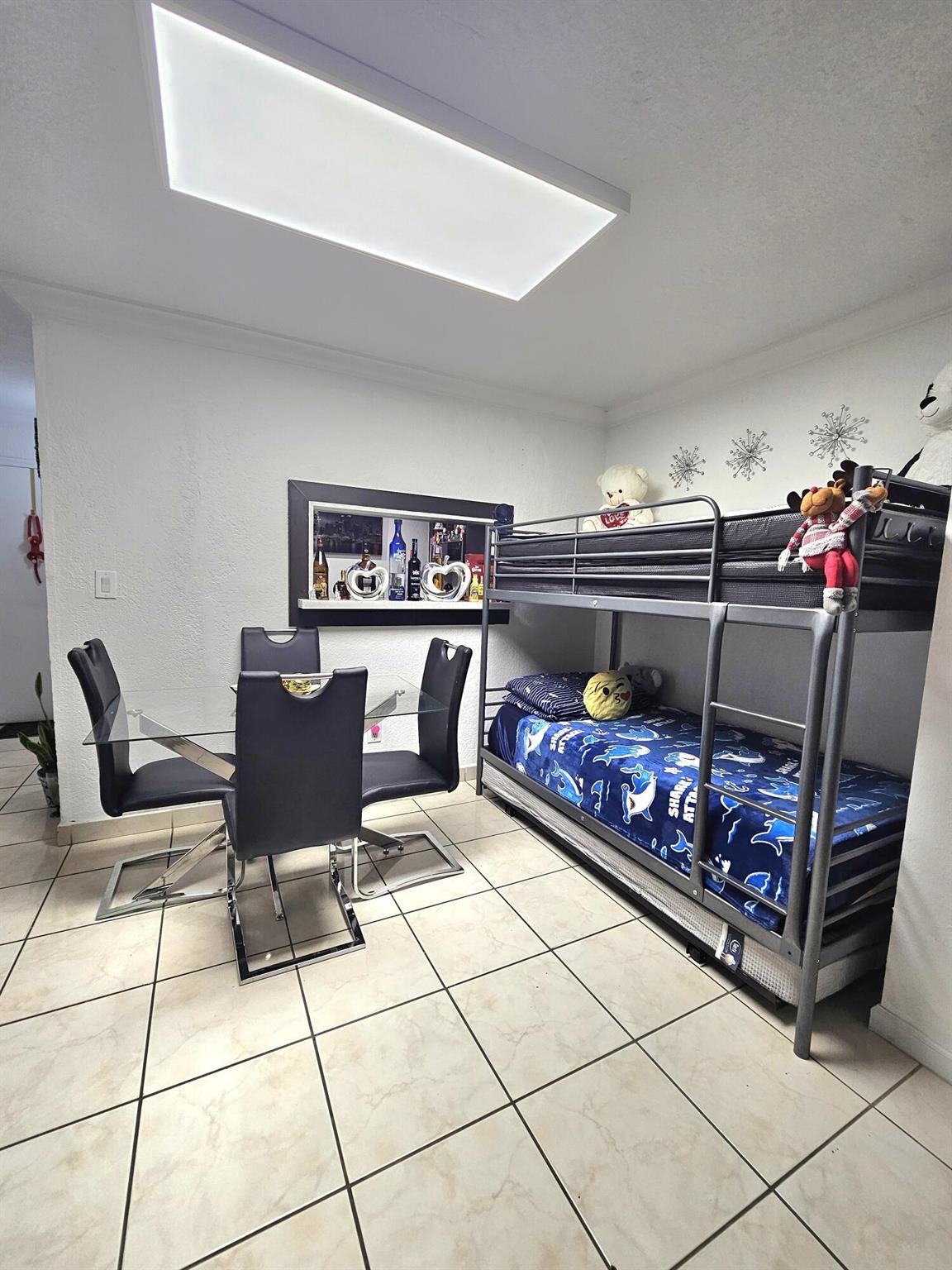 LAS ESTRELLAS CONDO - Residential