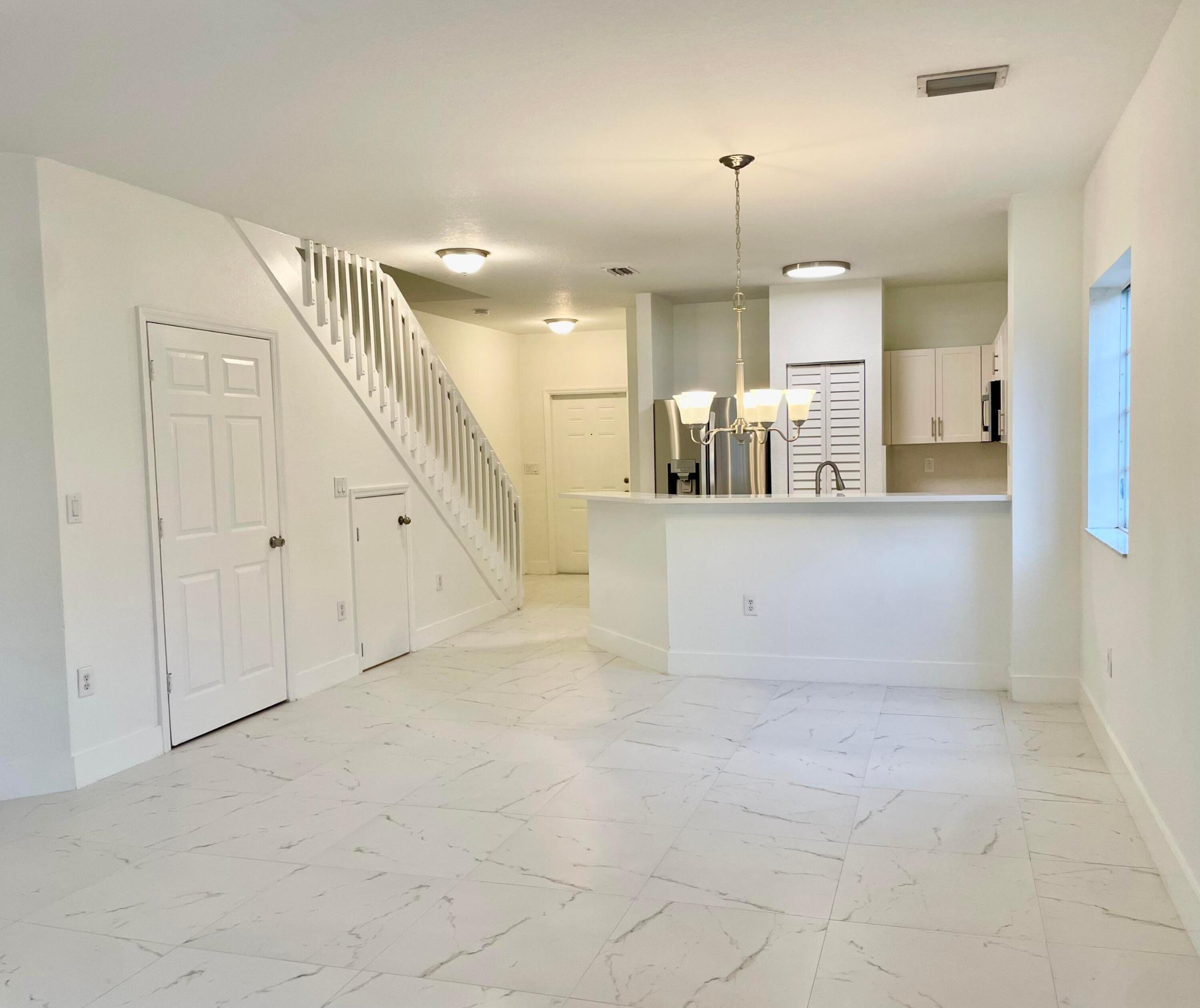 4987 SE Mariner Garden Circle SE