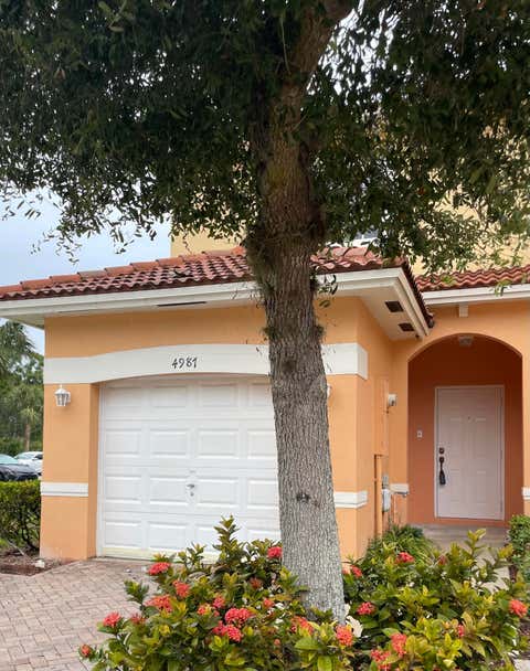 Photo of 4987 SE Mariner Garden Circle SE, Stuart, FL 34997 (MLS # B26057003)