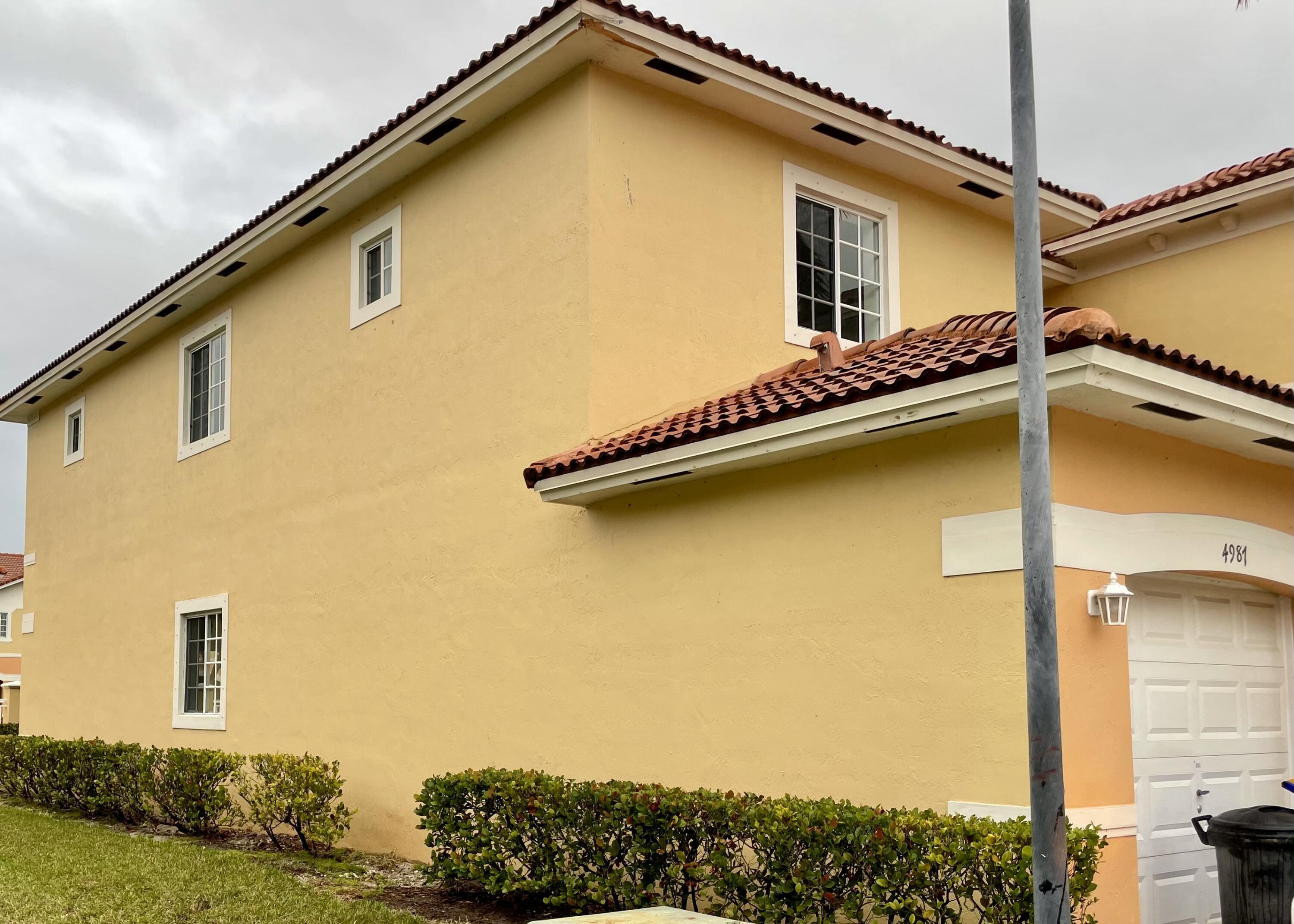 4987 SE Mariner Garden Circle SE