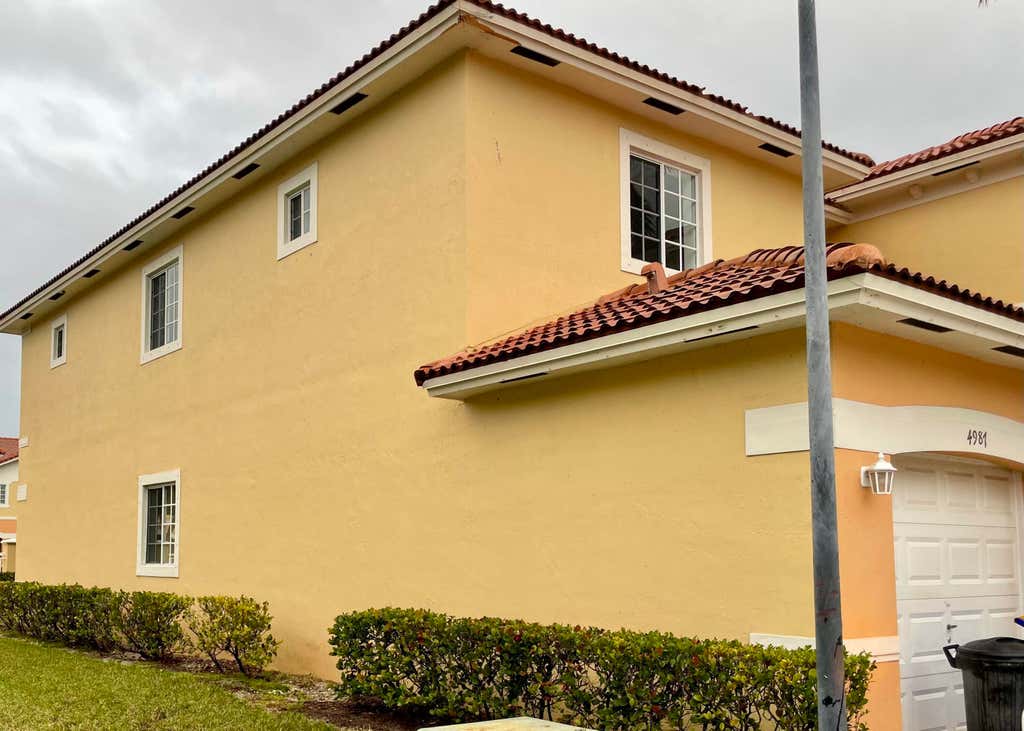 Photo of 4987 SE Mariner Garden Circle SE, Stuart, FL 34997 (MLS # B26057003)