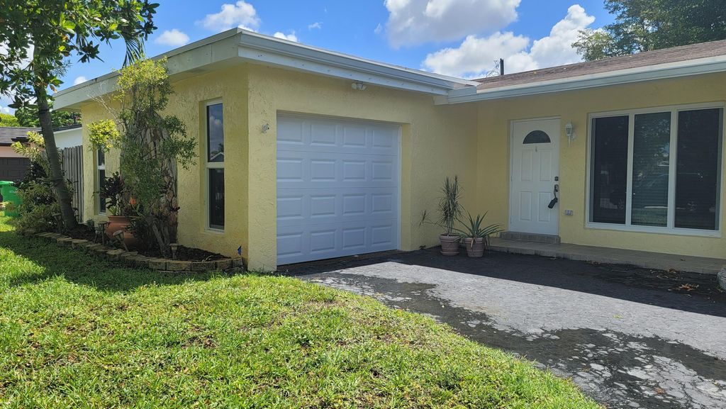 Photo of 2590 NW 98th Avenue, Sunrise, FL 33322 (MLS # B26032608)
