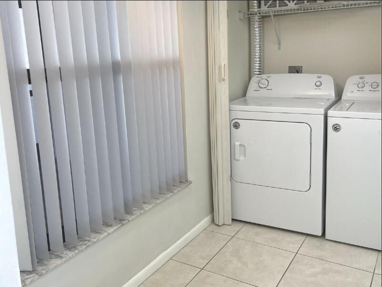 TWIN LAKES SOUTH & TOWN V - Residential Lease