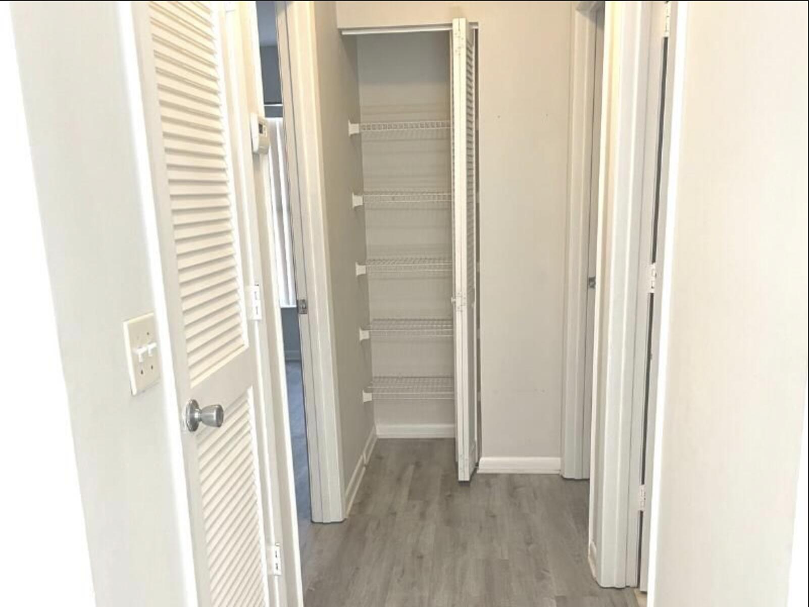 TWIN LAKES SOUTH & TOWN V - Residential Lease