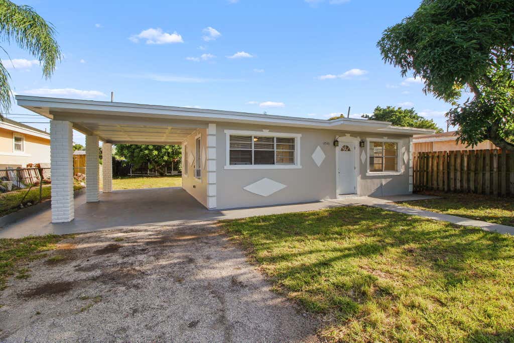 Photo of 4546 CARVER Street, Lake Worth, FL 33463 (MLS # B26062614)