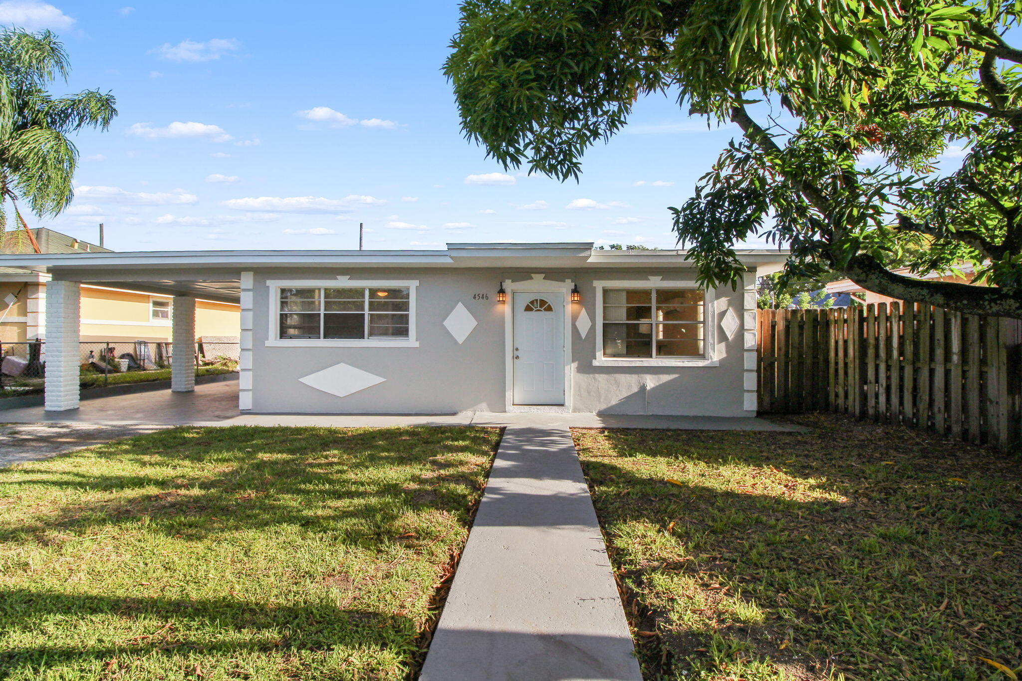 4546 CARVER Street