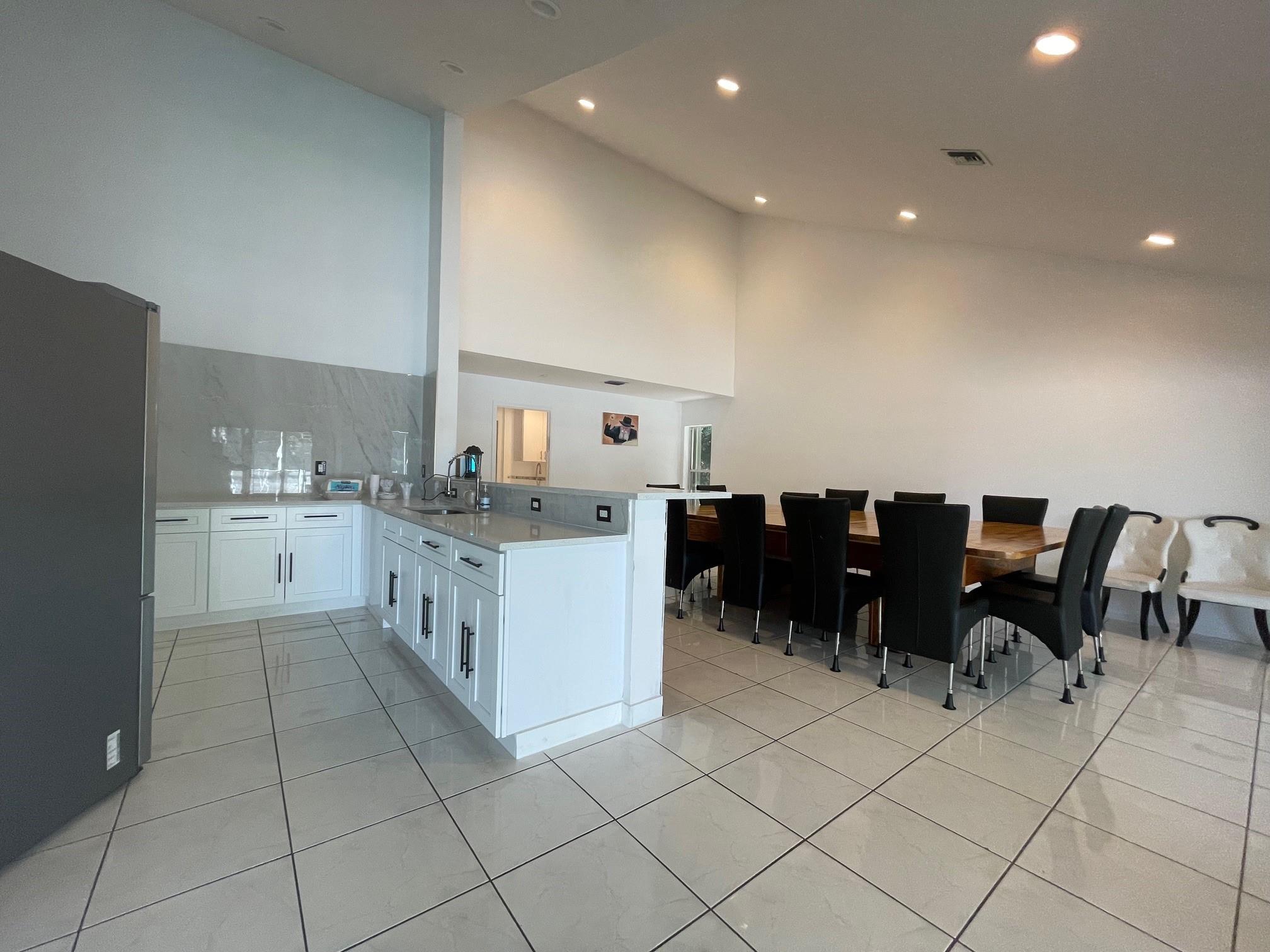 Boulevard Forest 113-39 B - Residential Lease