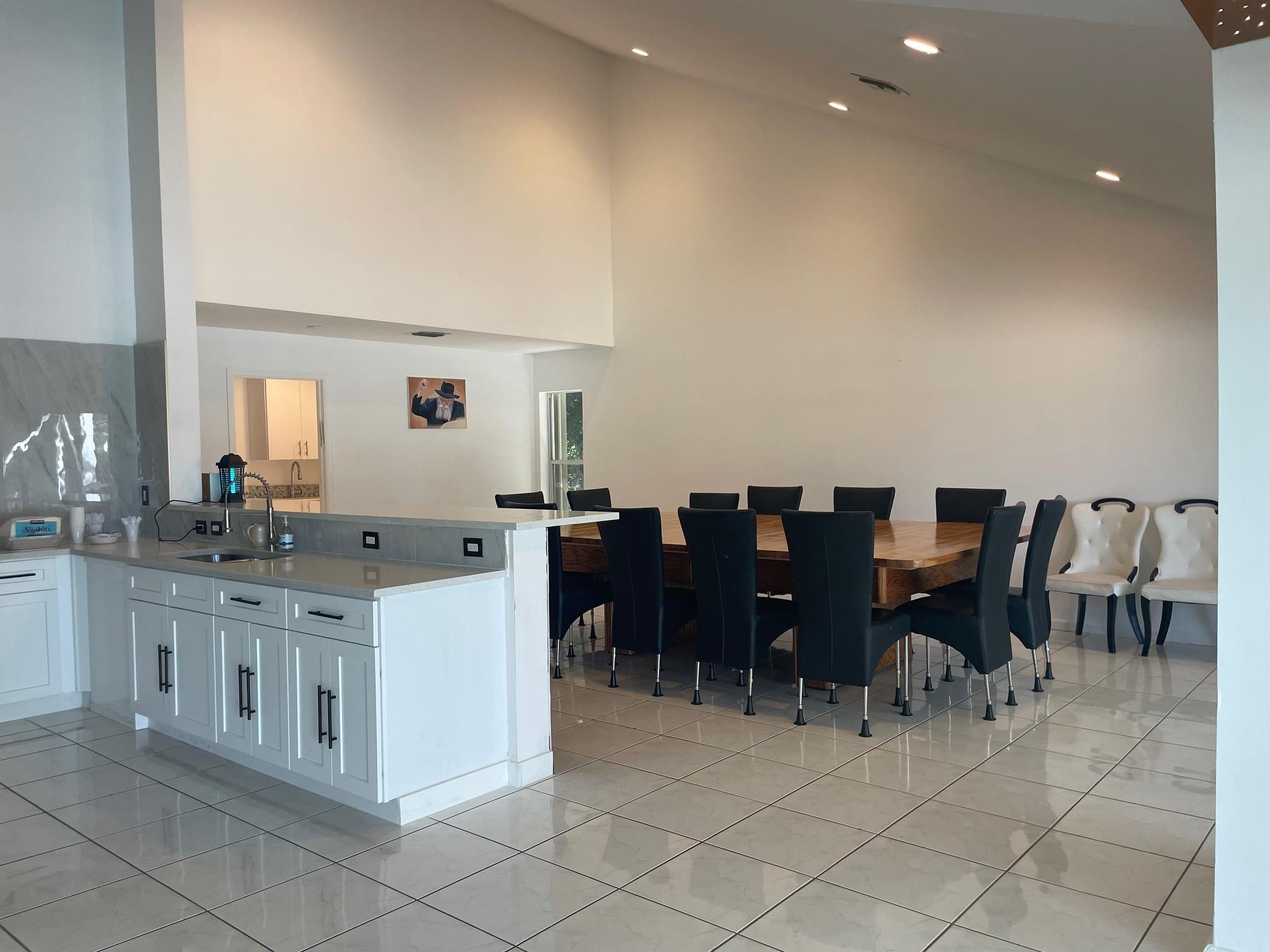 Boulevard Forest 113-39 B - Residential Lease