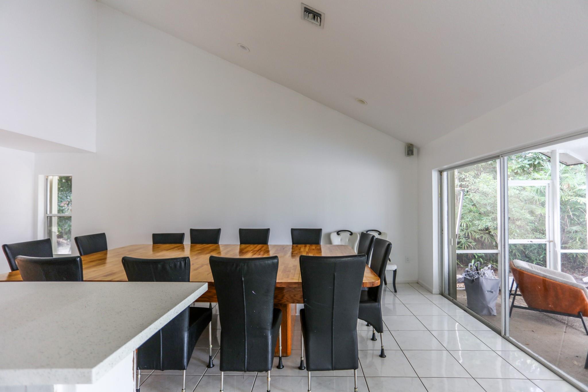 Boulevard Forest 113-39 B - Residential Lease