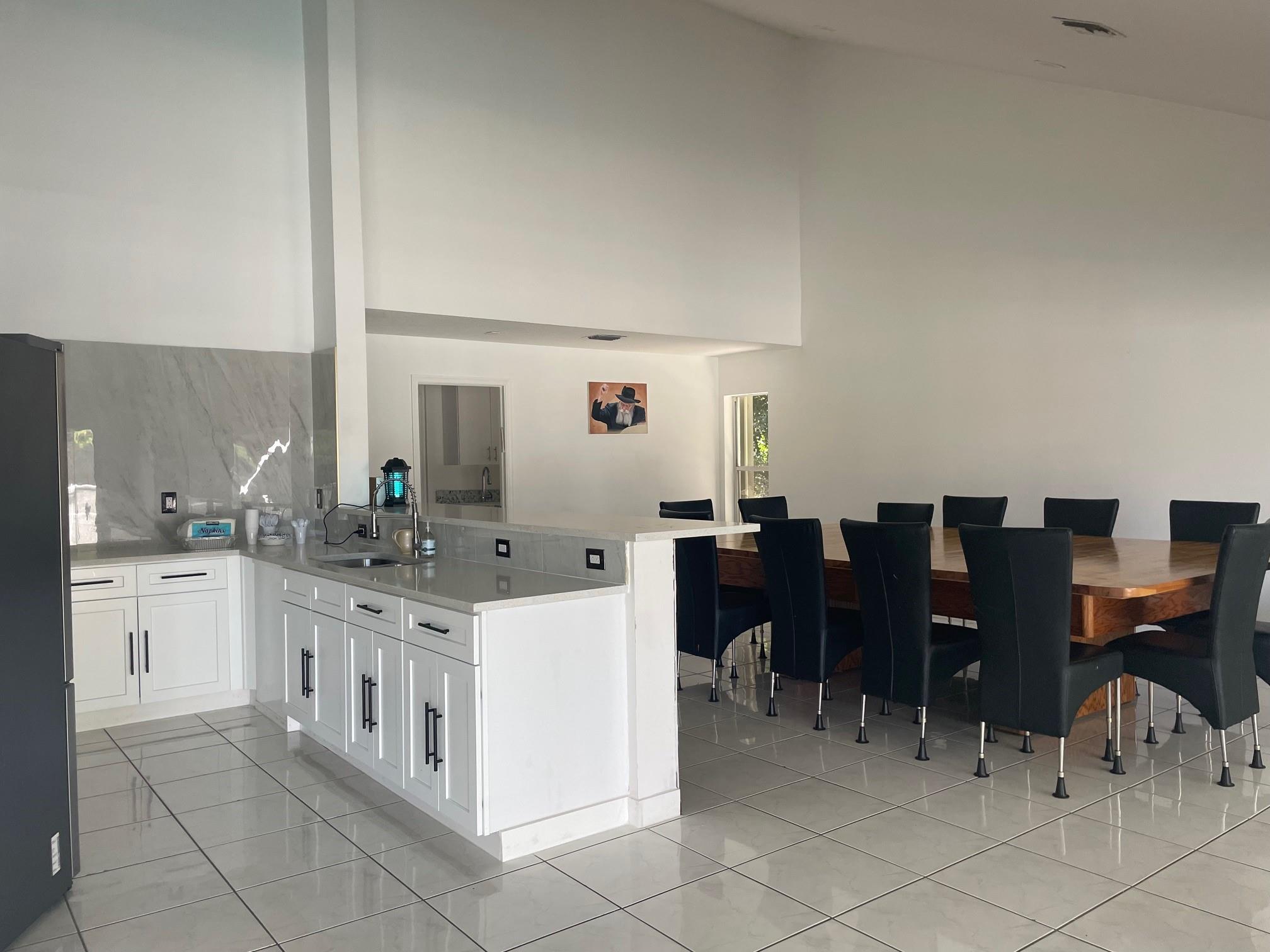 Boulevard Forest 113-39 B - Residential Lease