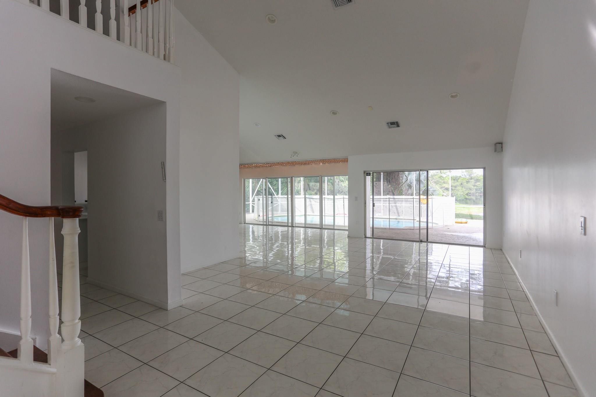 Boulevard Forest 113-39 B - Residential Lease