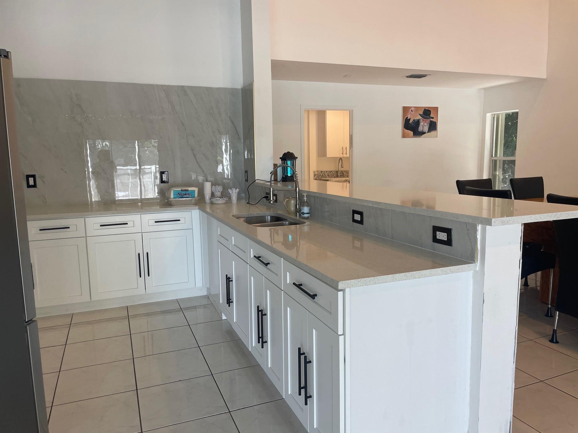 Boulevard Forest 113-39 B - Residential Lease