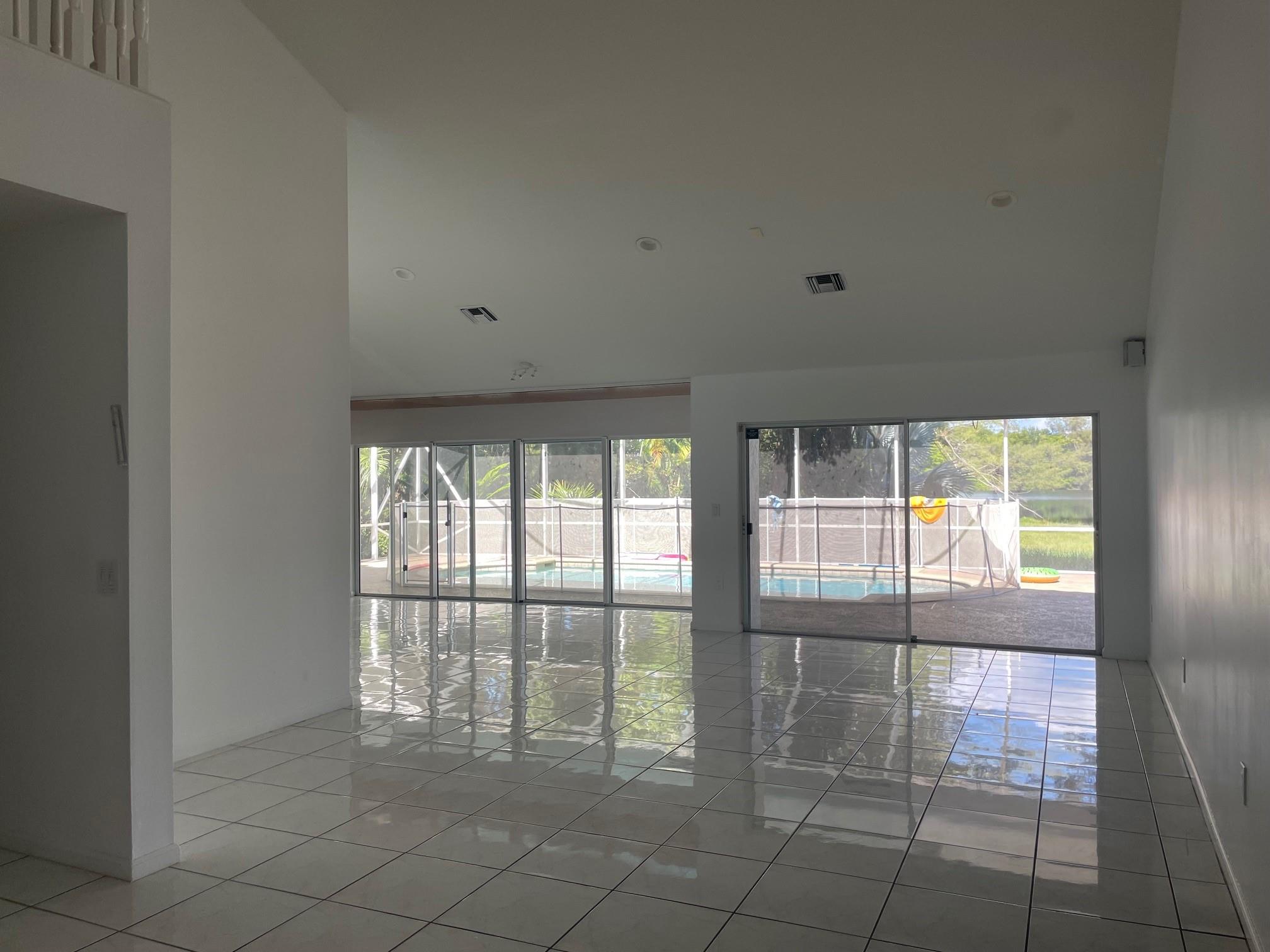 Boulevard Forest 113-39 B - Residential Lease