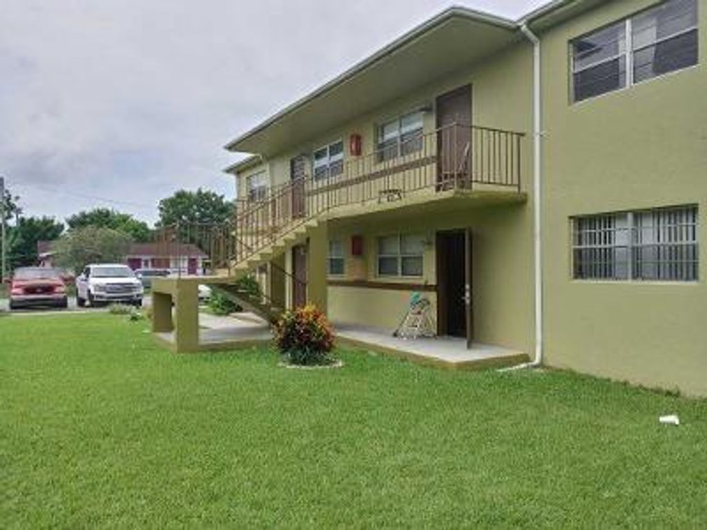 Photo of 423 N Cocoanut Road #1, Pahokee, FL 33476 (MLS # R10994331)