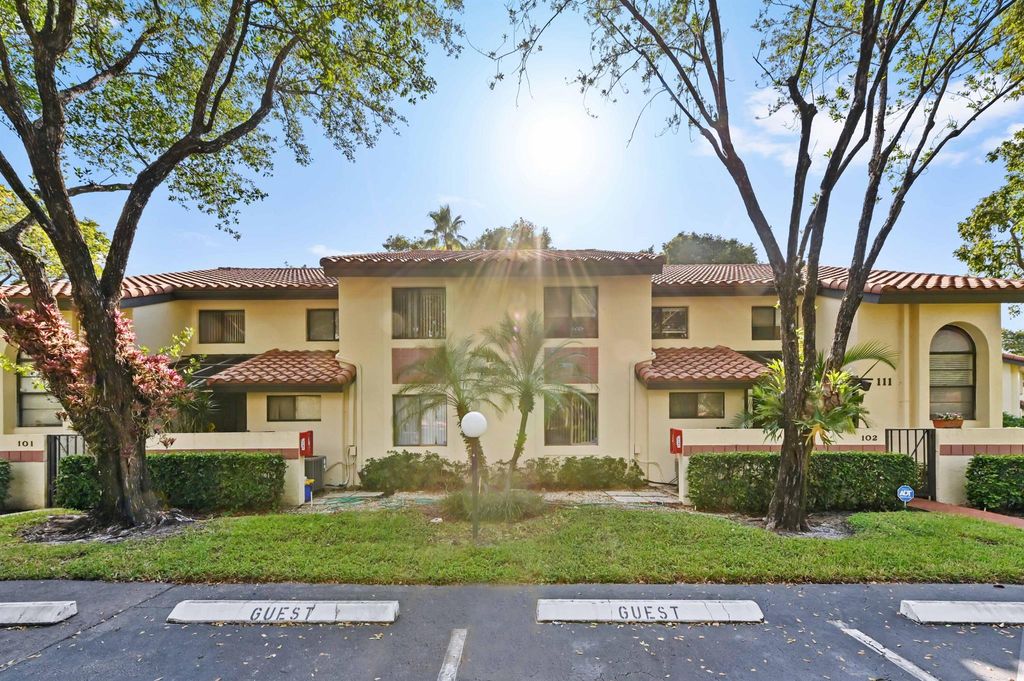 Photo of 10247 N Circle Lake Drive #201, Boynton Beach, FL 33437 (MLS # R11142338)