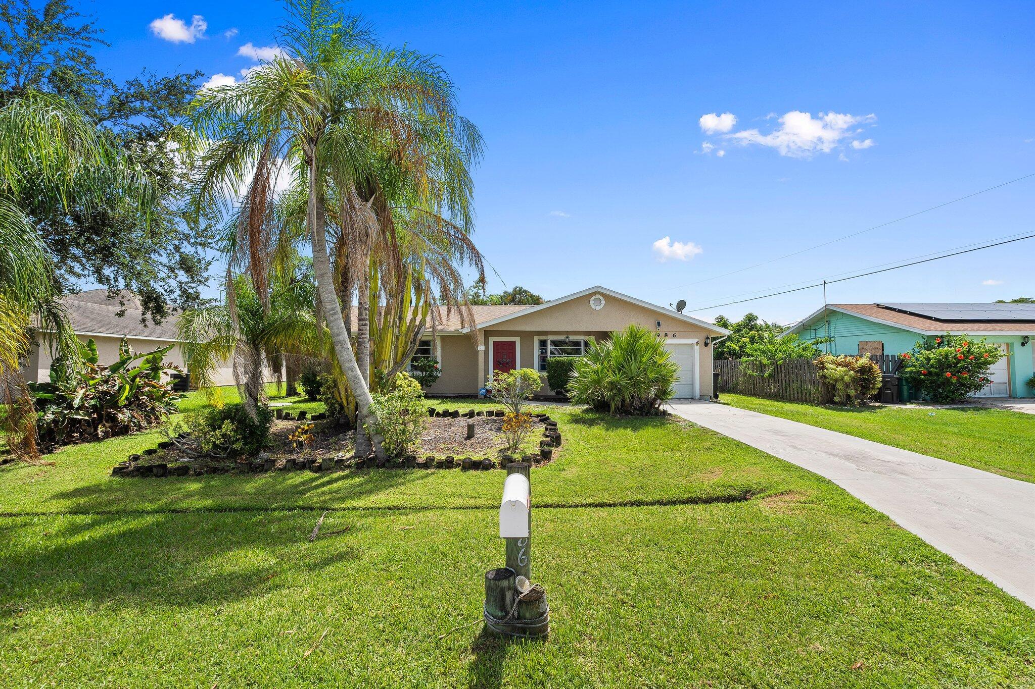 1986 SW Aquarius Lane