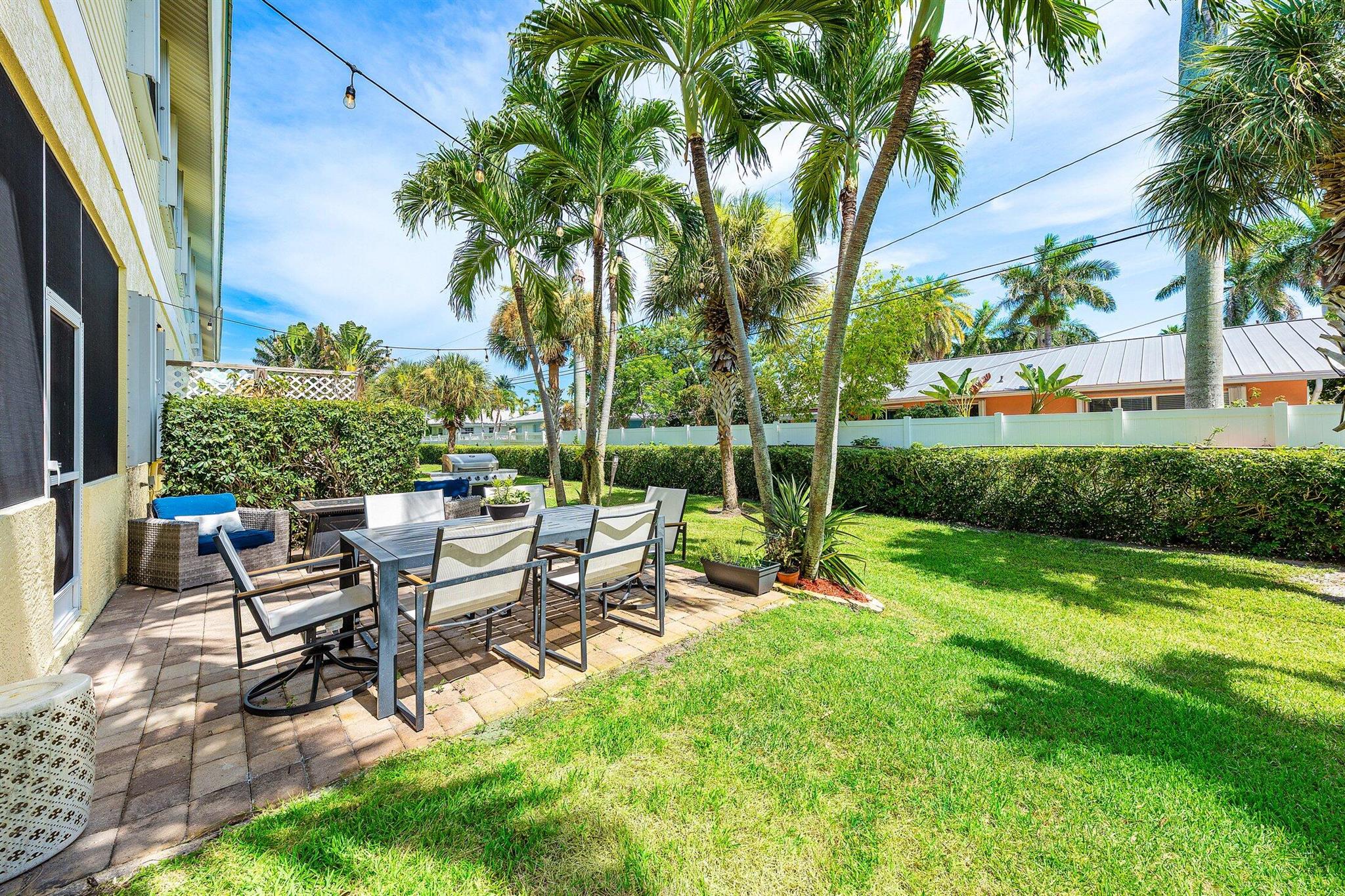 BAREFOOT COVE TOWNHOMES - Residential