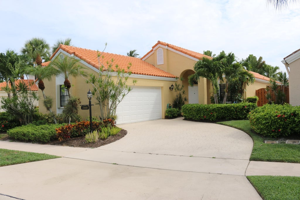 Photo of 2668 La Lique Circle, Palm Beach Gardens, FL 33410 (MLS # B26077363)