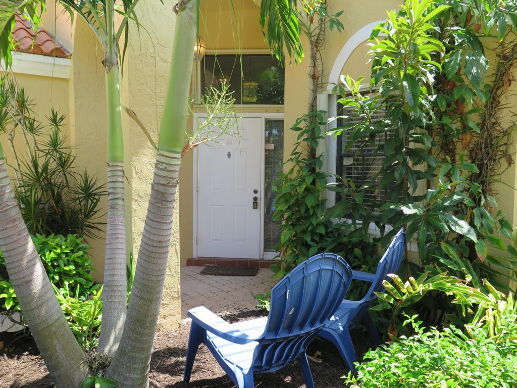 Photo of 2668 La Lique Circle, Palm Beach Gardens, FL 33410 (MLS # B26077363)