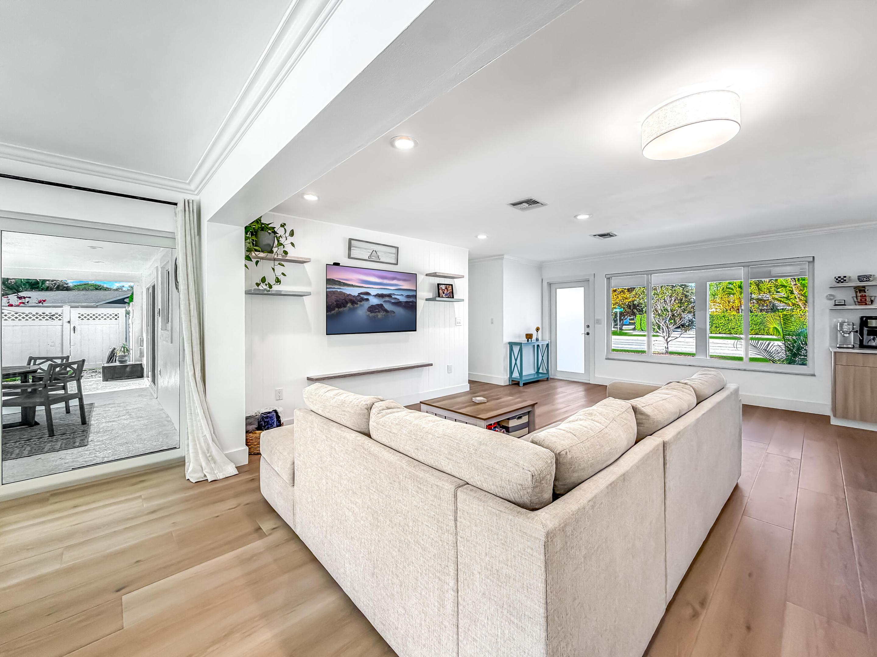 BOCA RATON SQUARE UNIT 1 - Residential