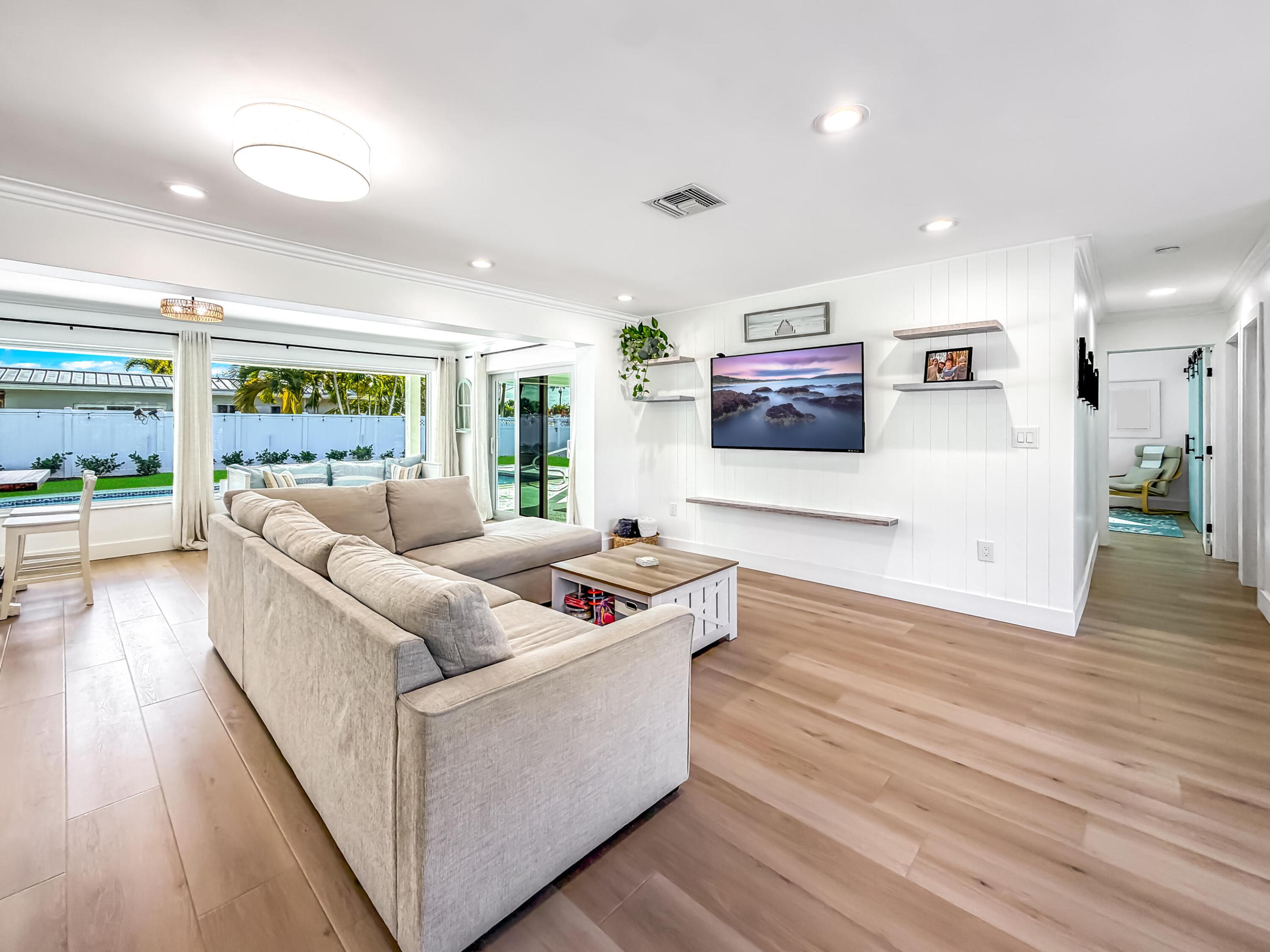 BOCA RATON SQUARE UNIT 1 - Residential