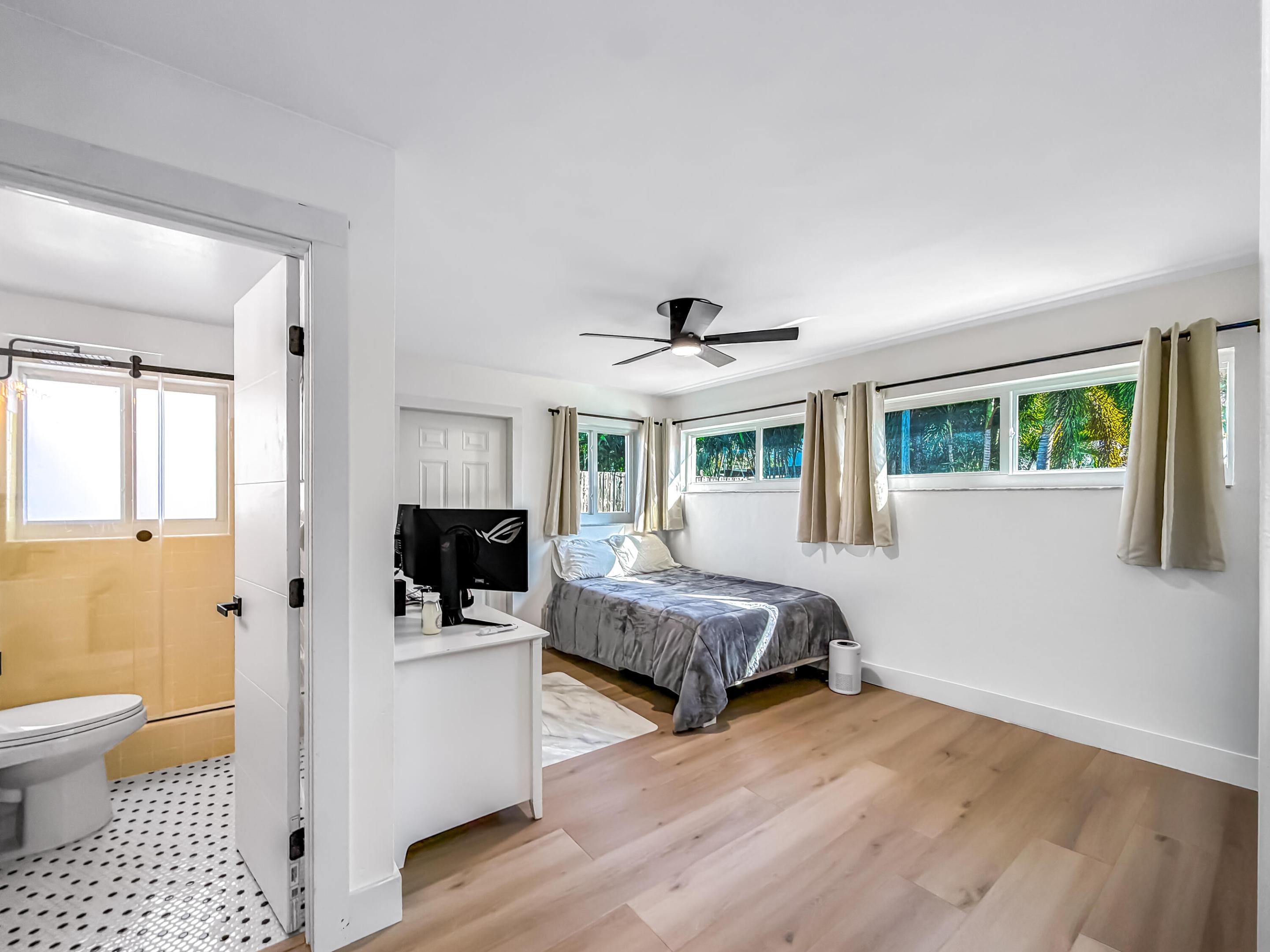 BOCA RATON SQUARE UNIT 1 - Residential