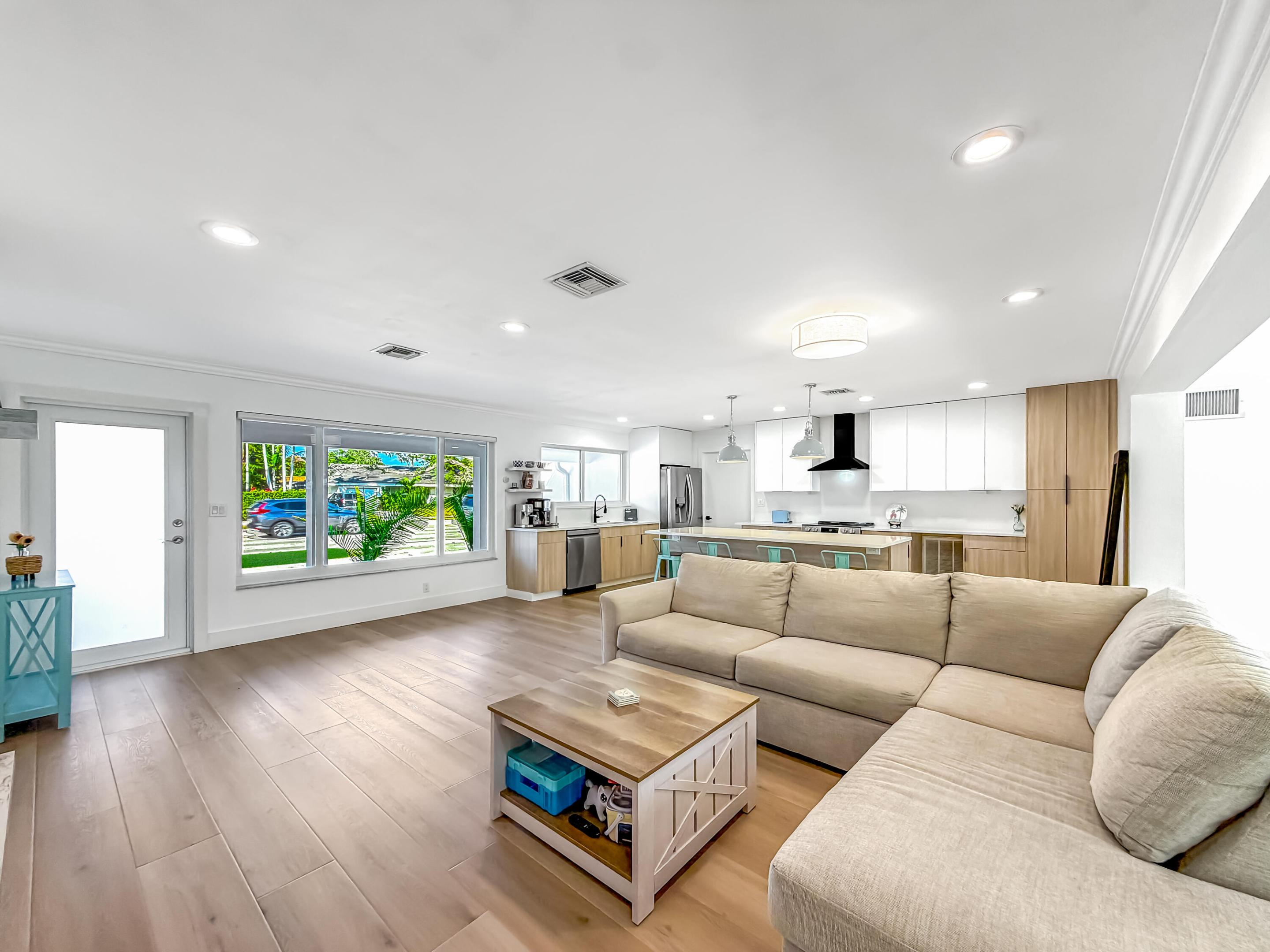 BOCA RATON SQUARE UNIT 1 - Residential