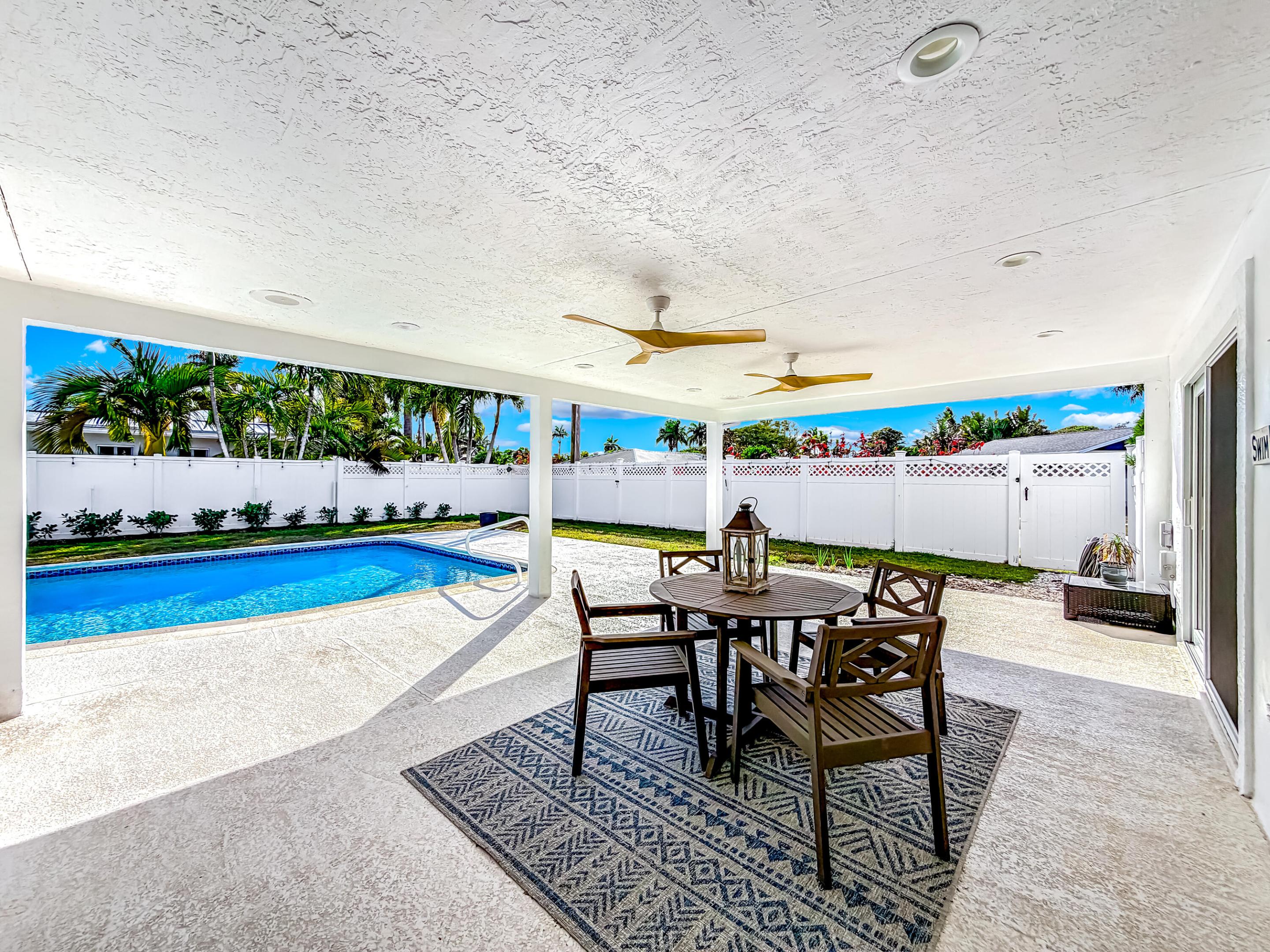 BOCA RATON SQUARE UNIT 1 - Residential