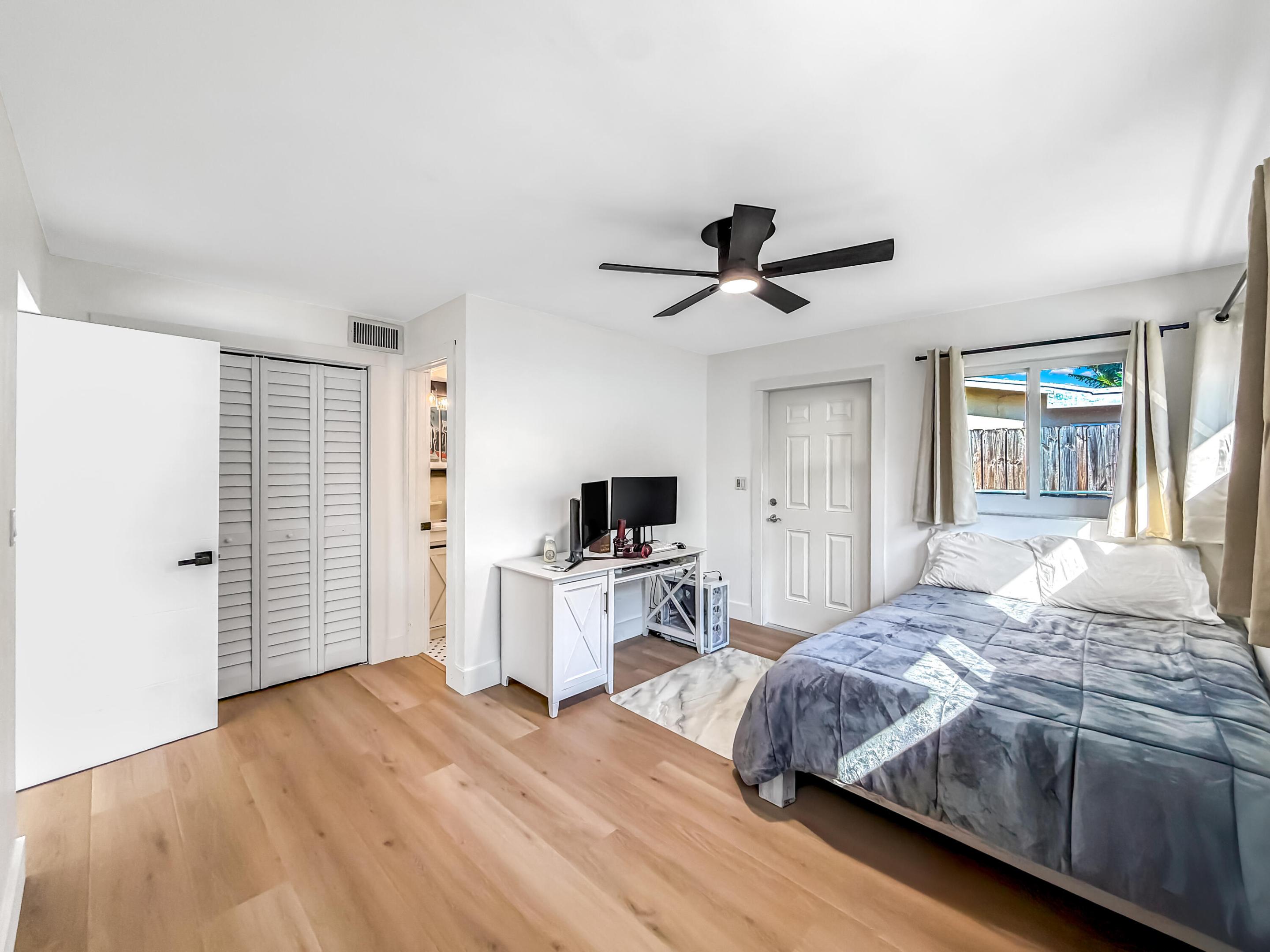 BOCA RATON SQUARE UNIT 1 - Residential