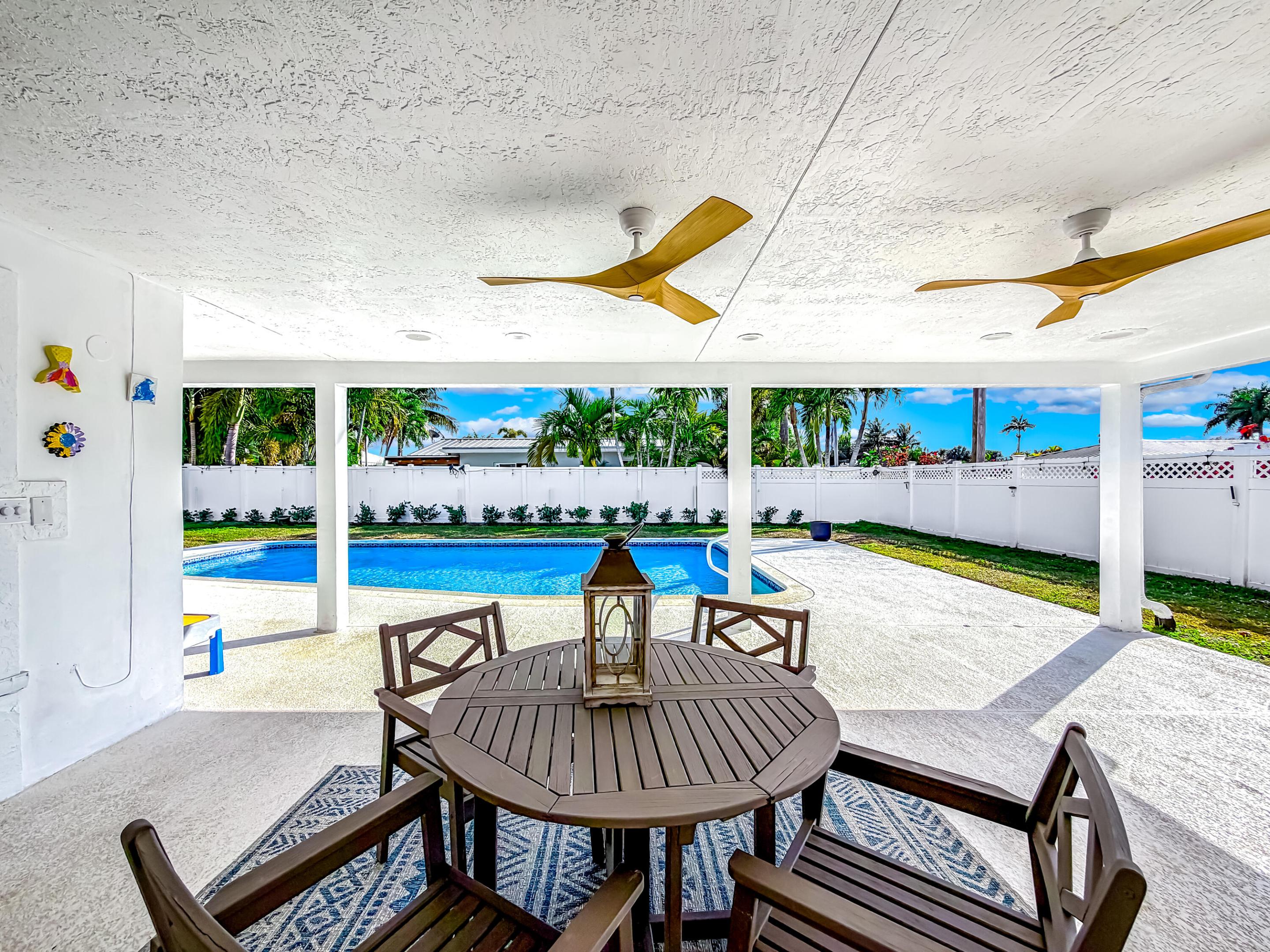 BOCA RATON SQUARE UNIT 1 - Residential